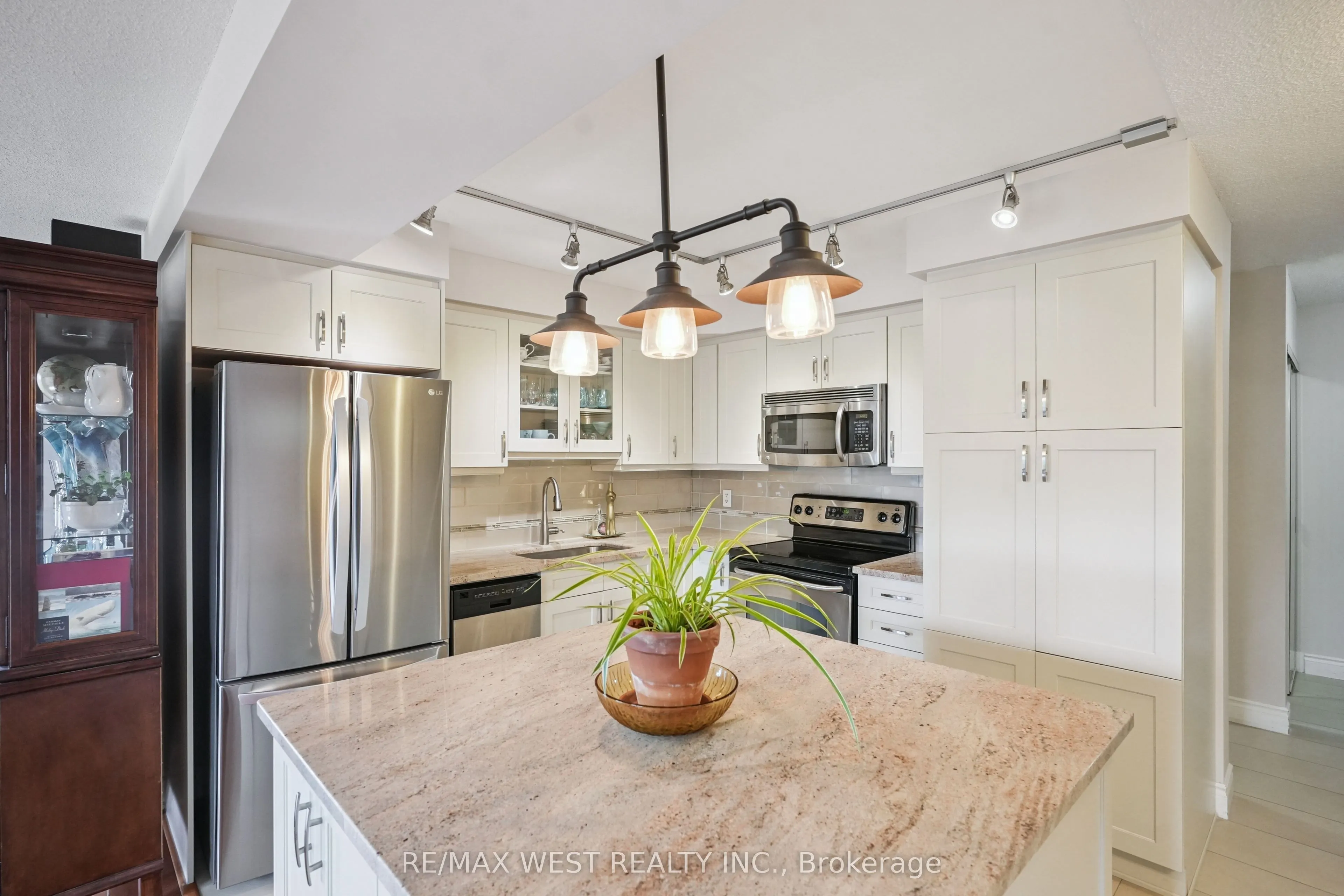 37 Galleria Parkway, #506