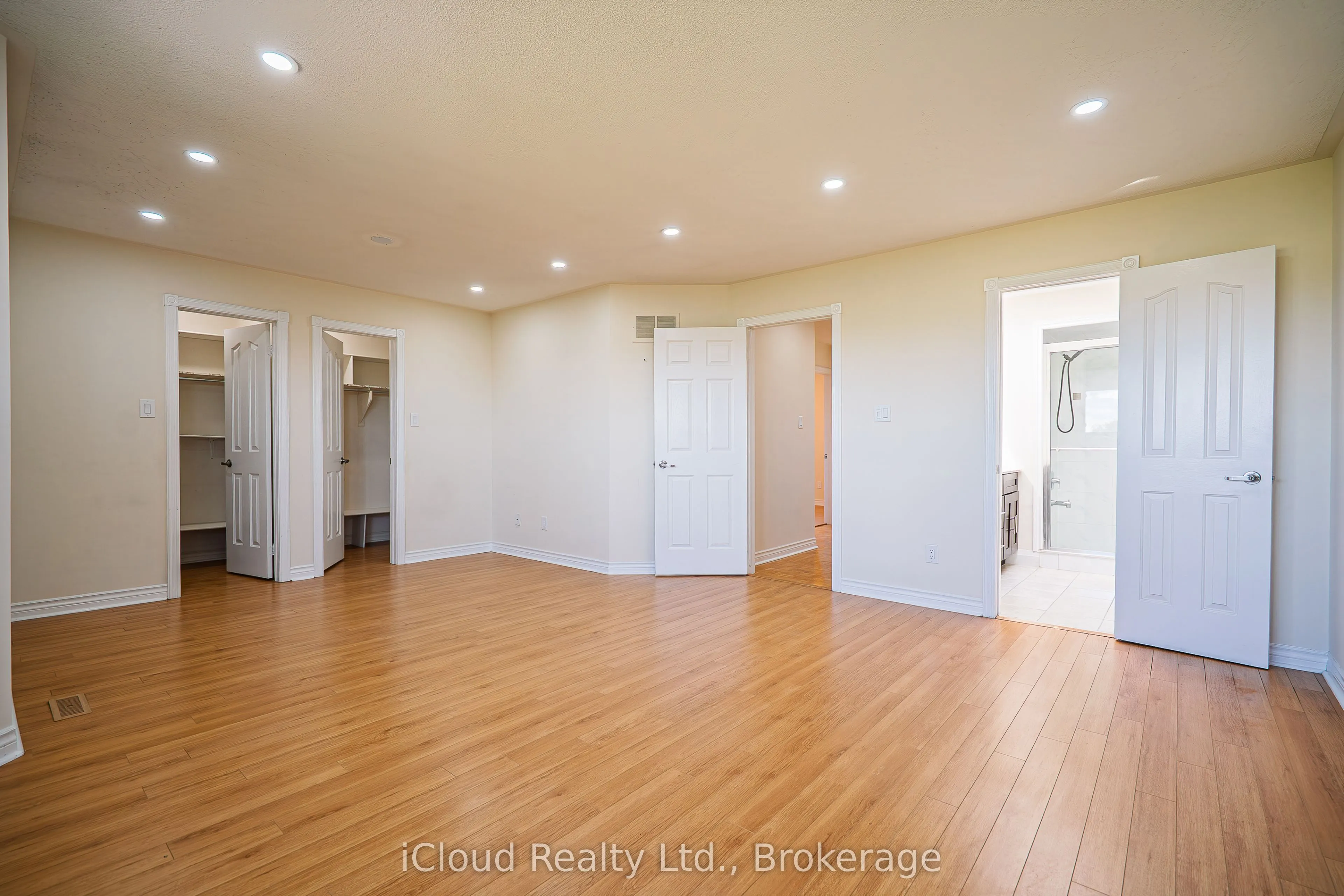 80 Venice Crescent W