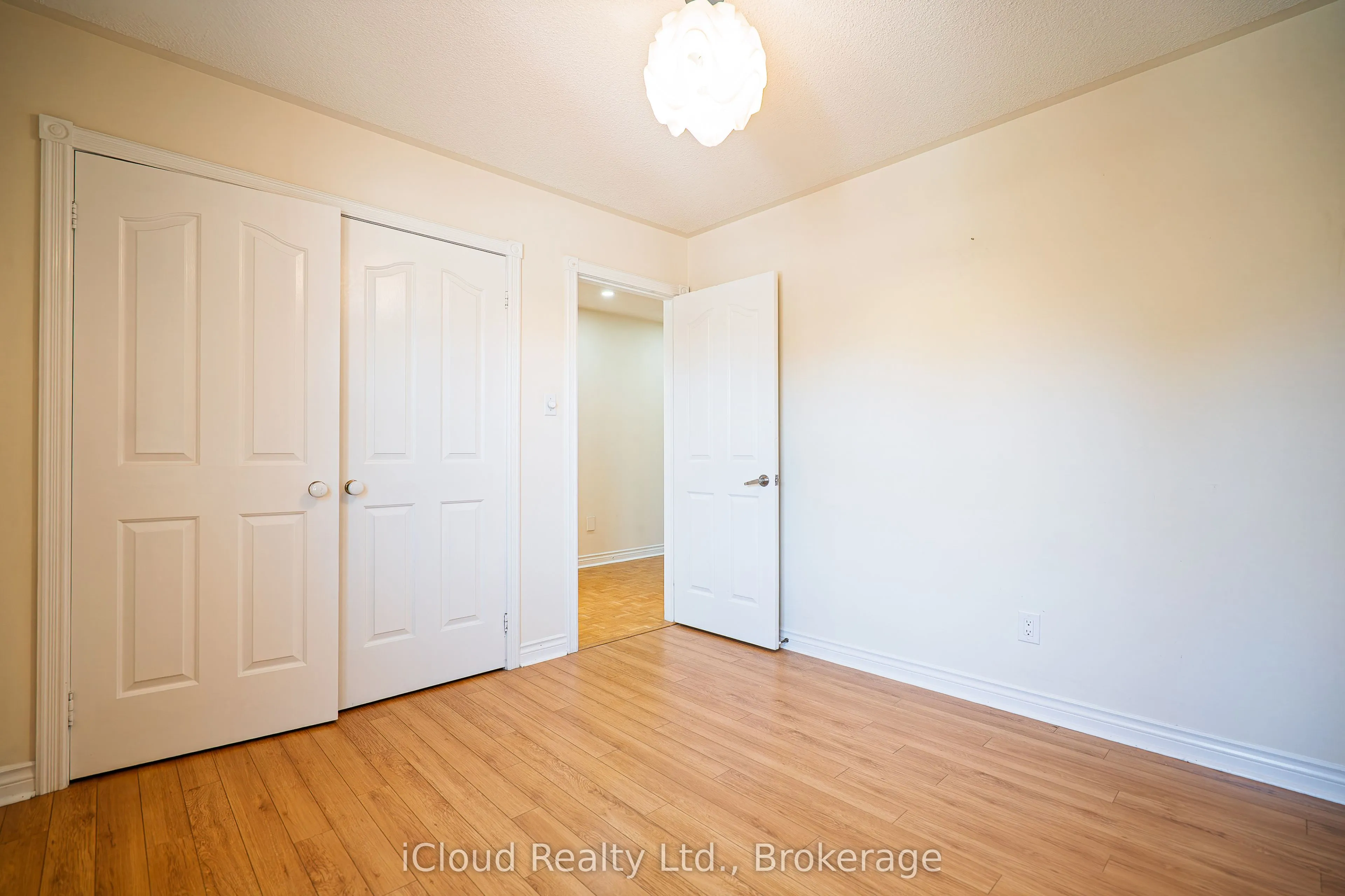 80 Venice Crescent W