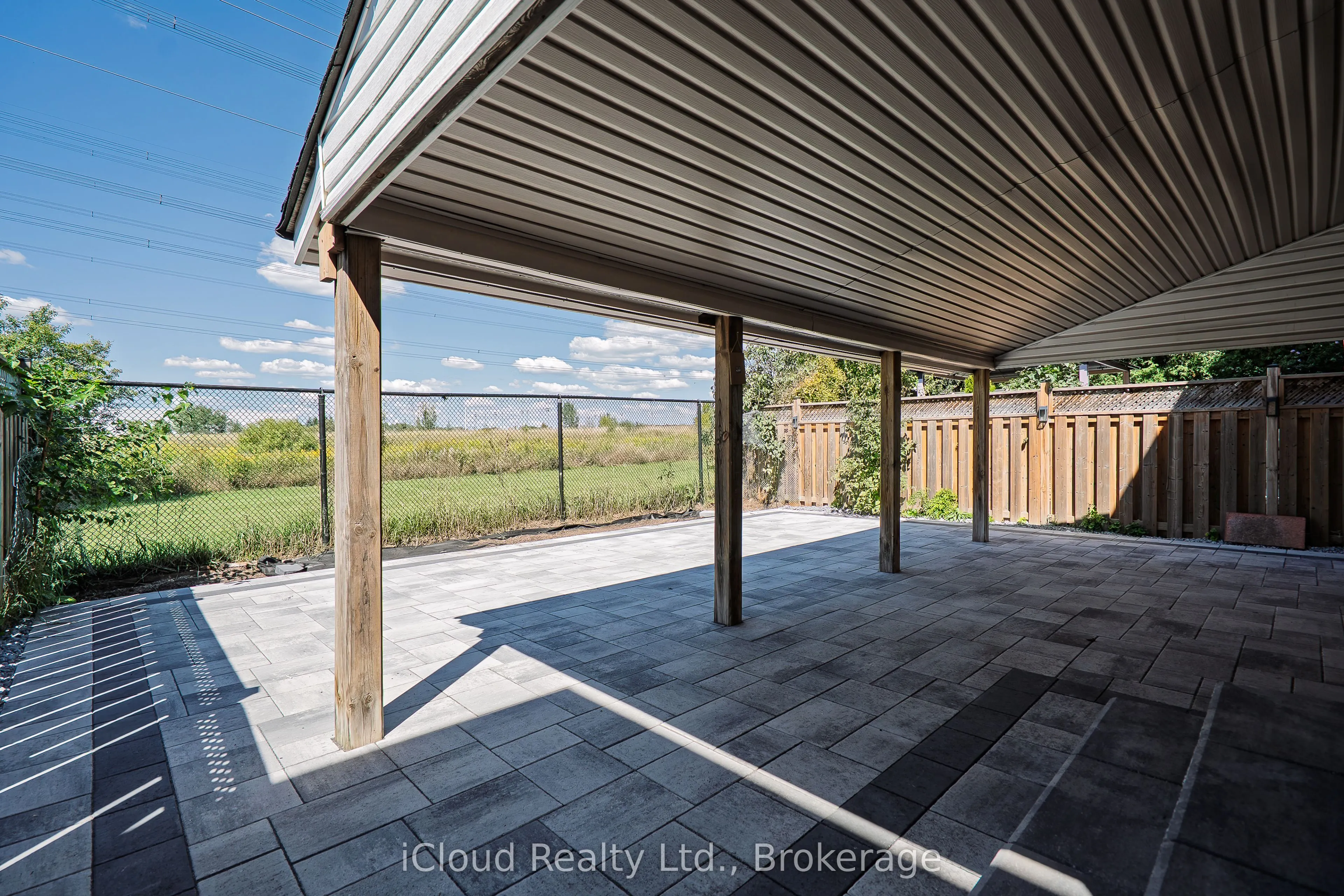 80 Venice Crescent W
