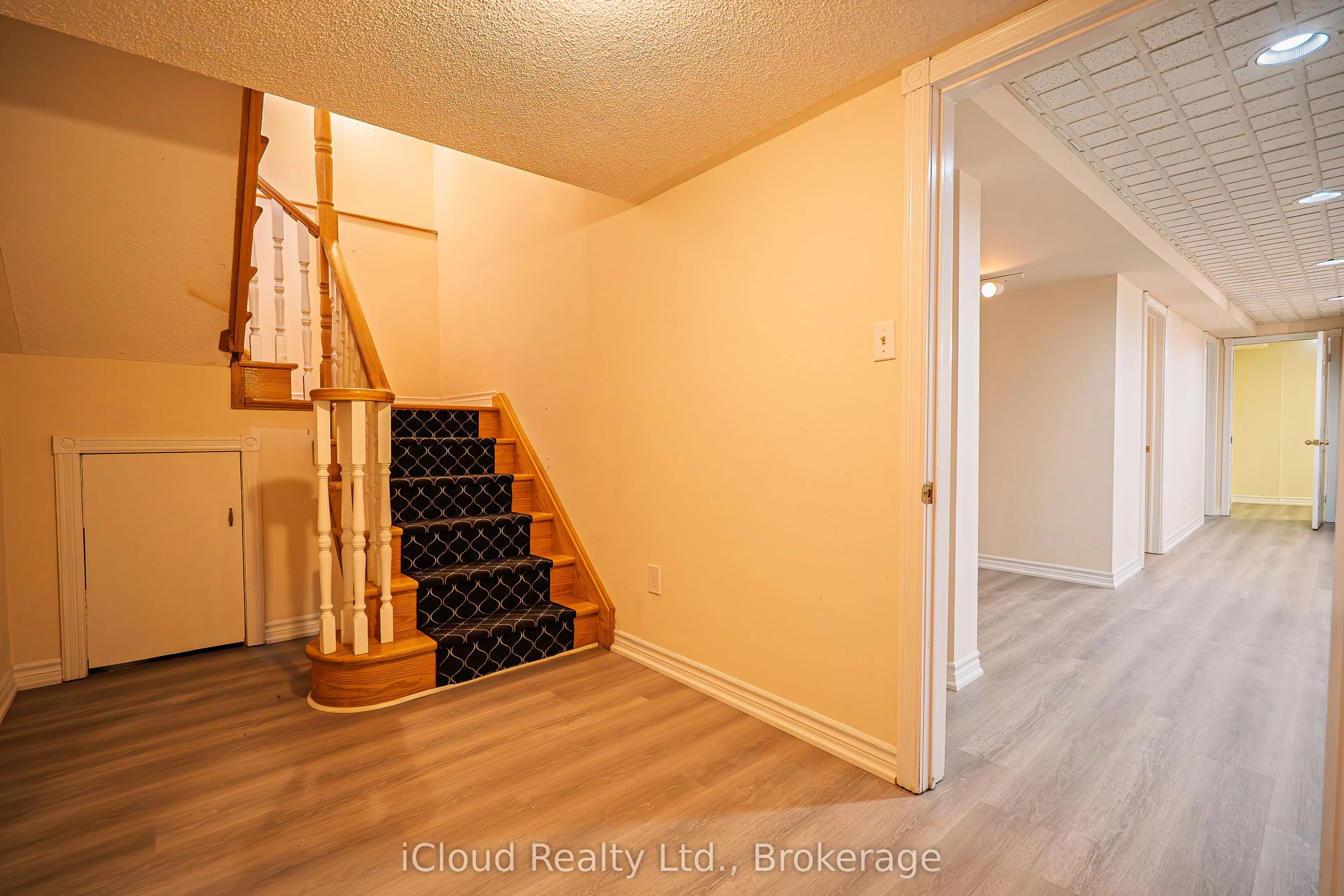 80 Venice Crescent W