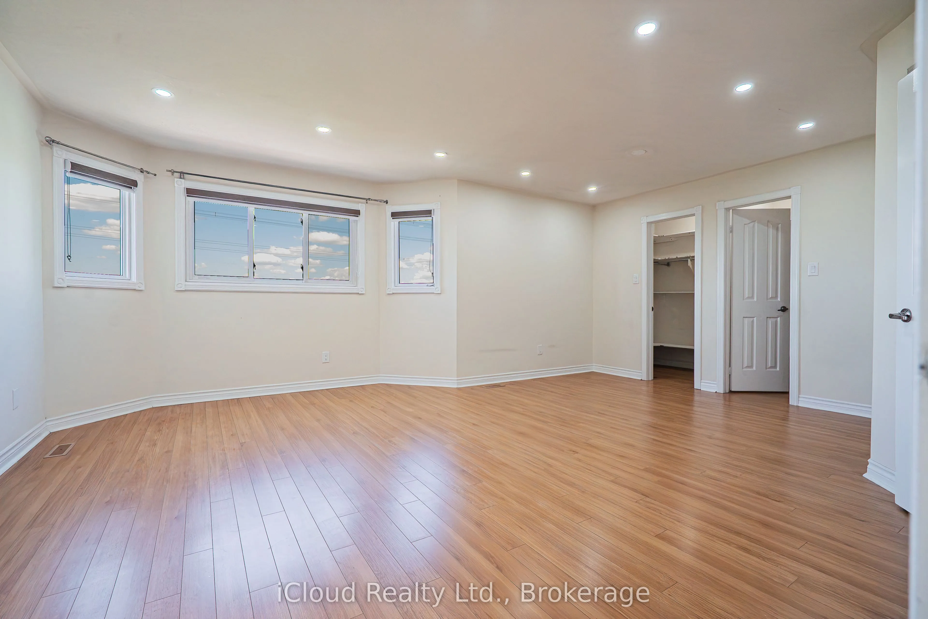 80 Venice Crescent W