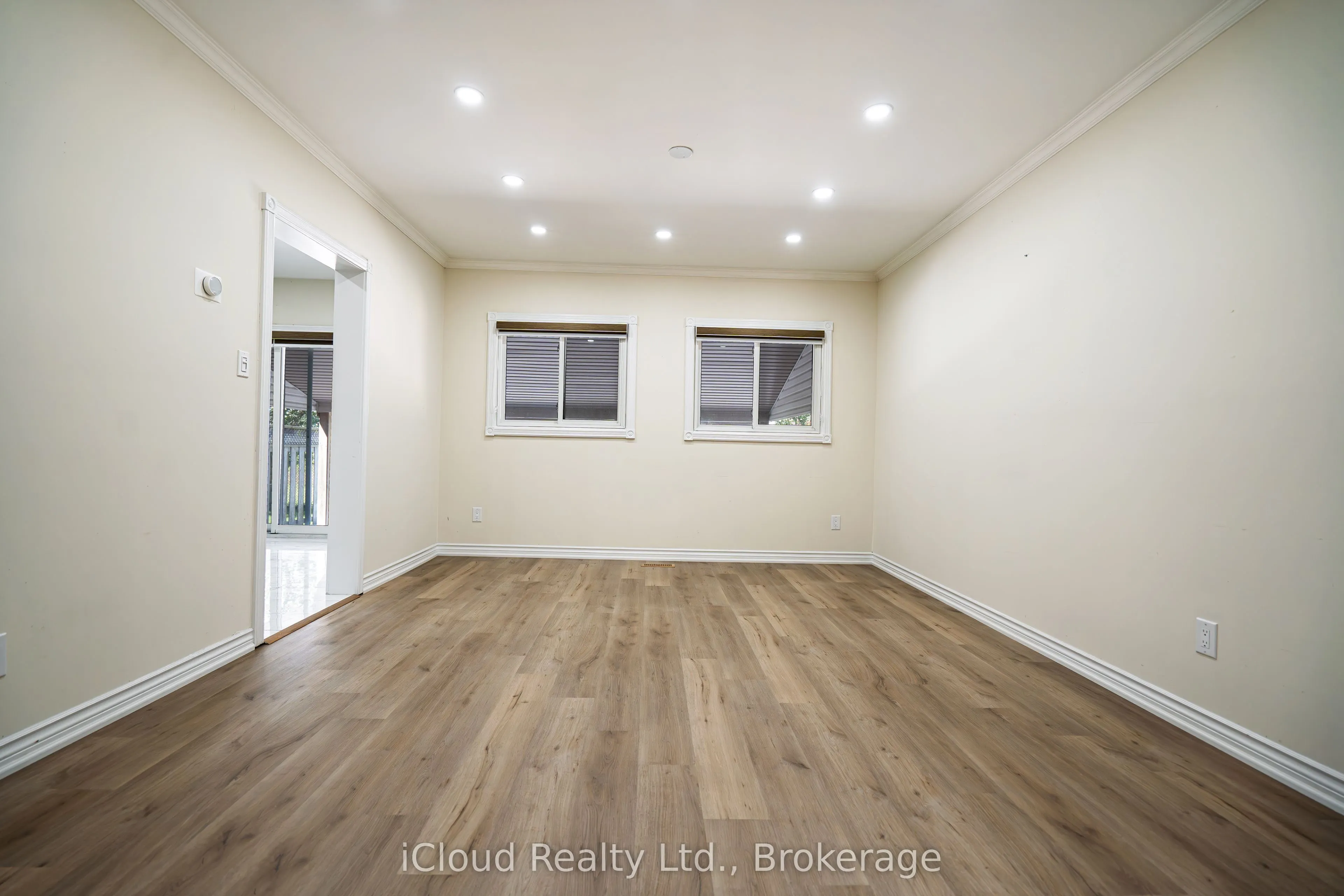 80 Venice Crescent W