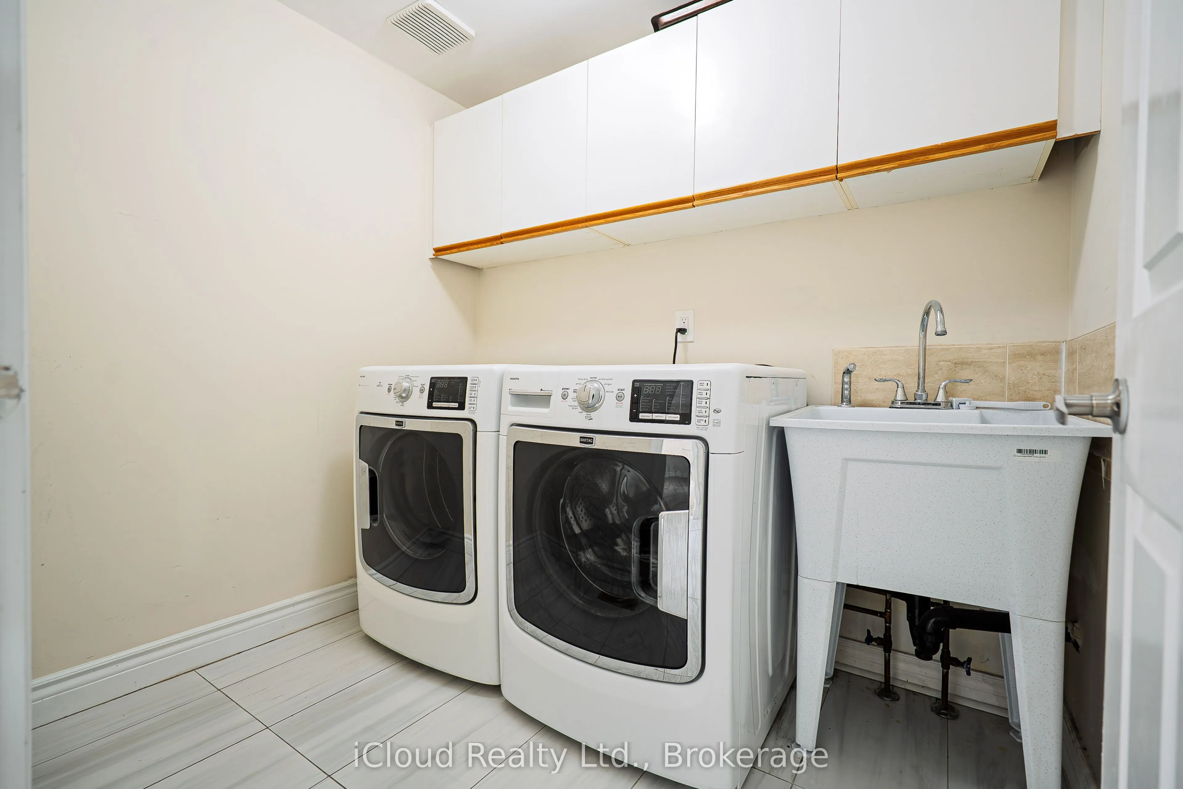 80 Venice Crescent W