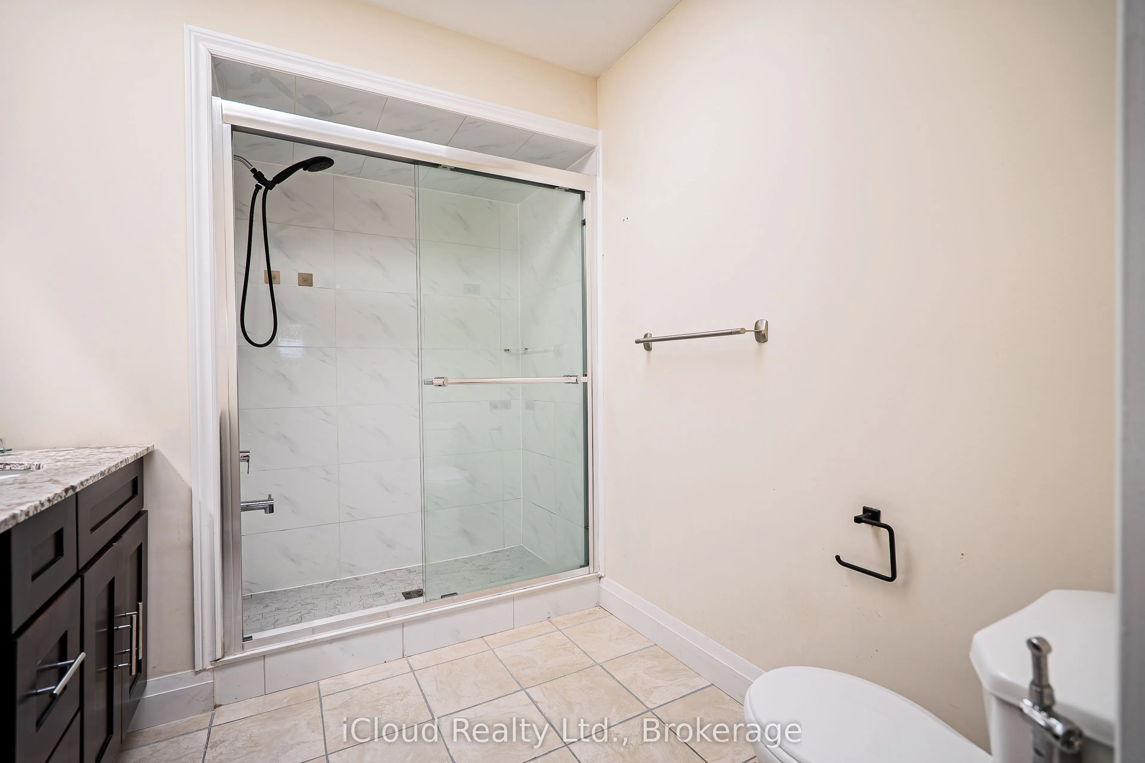 80 Venice Crescent W