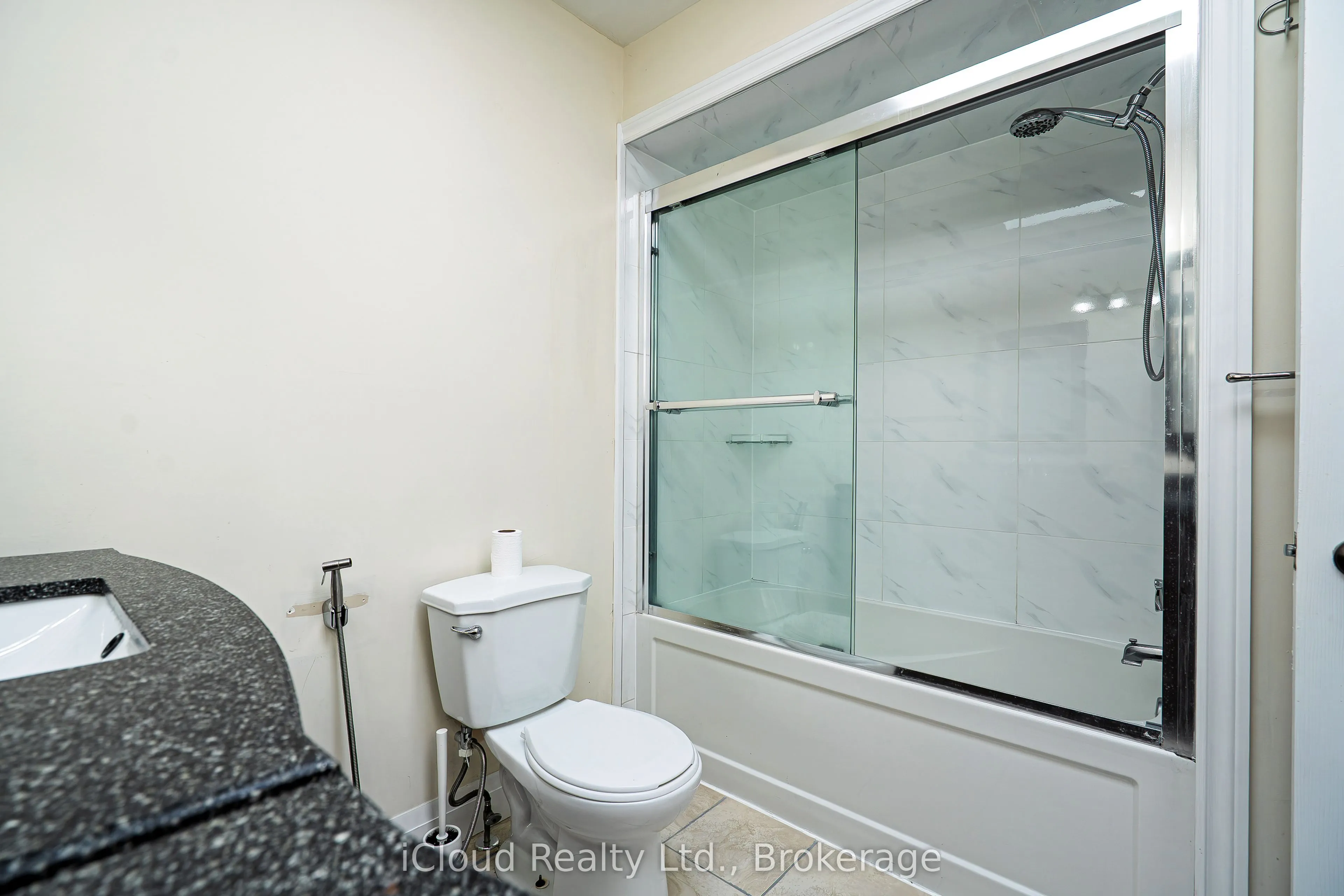 80 Venice Crescent W