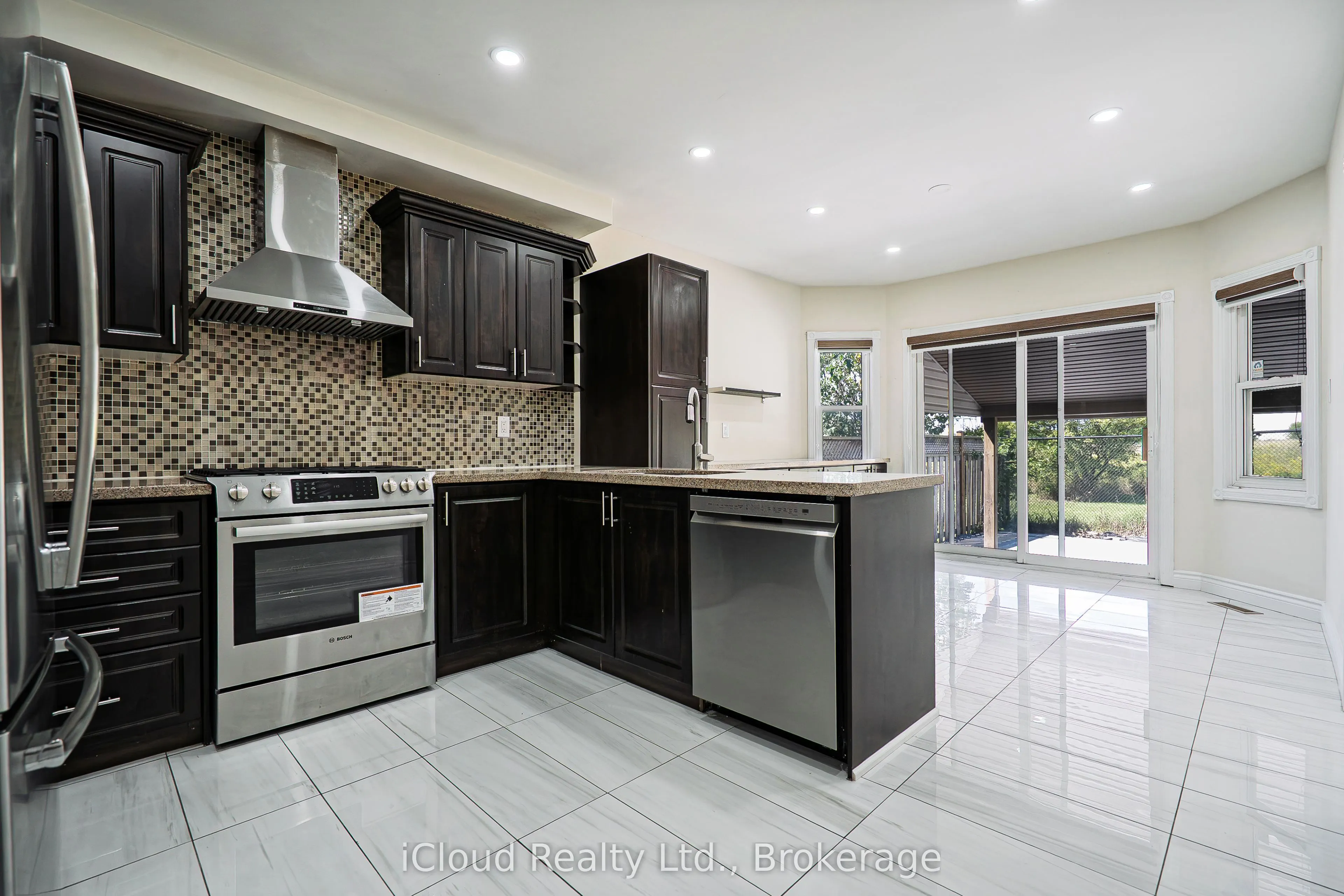 80 Venice Crescent W