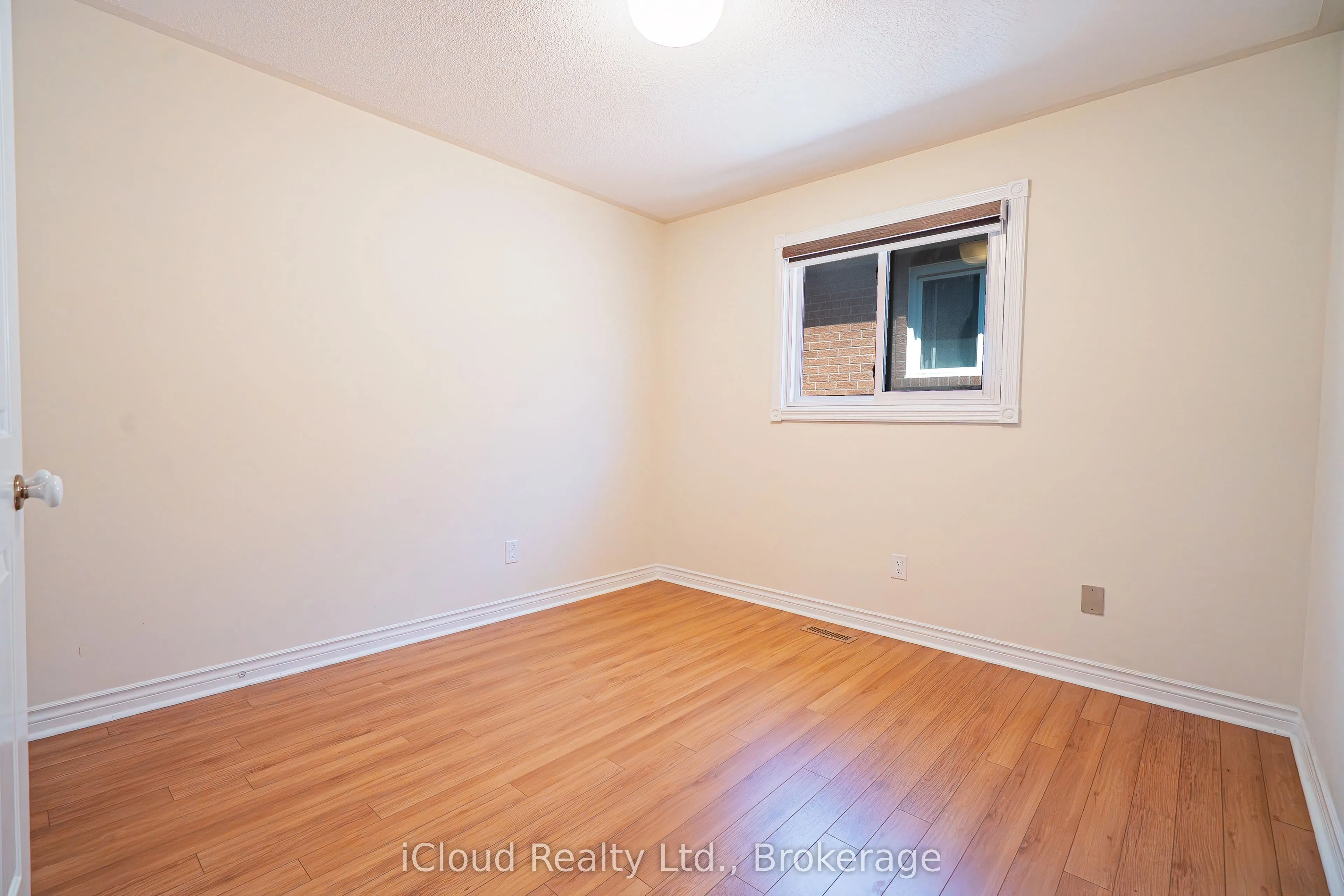 80 Venice Crescent W