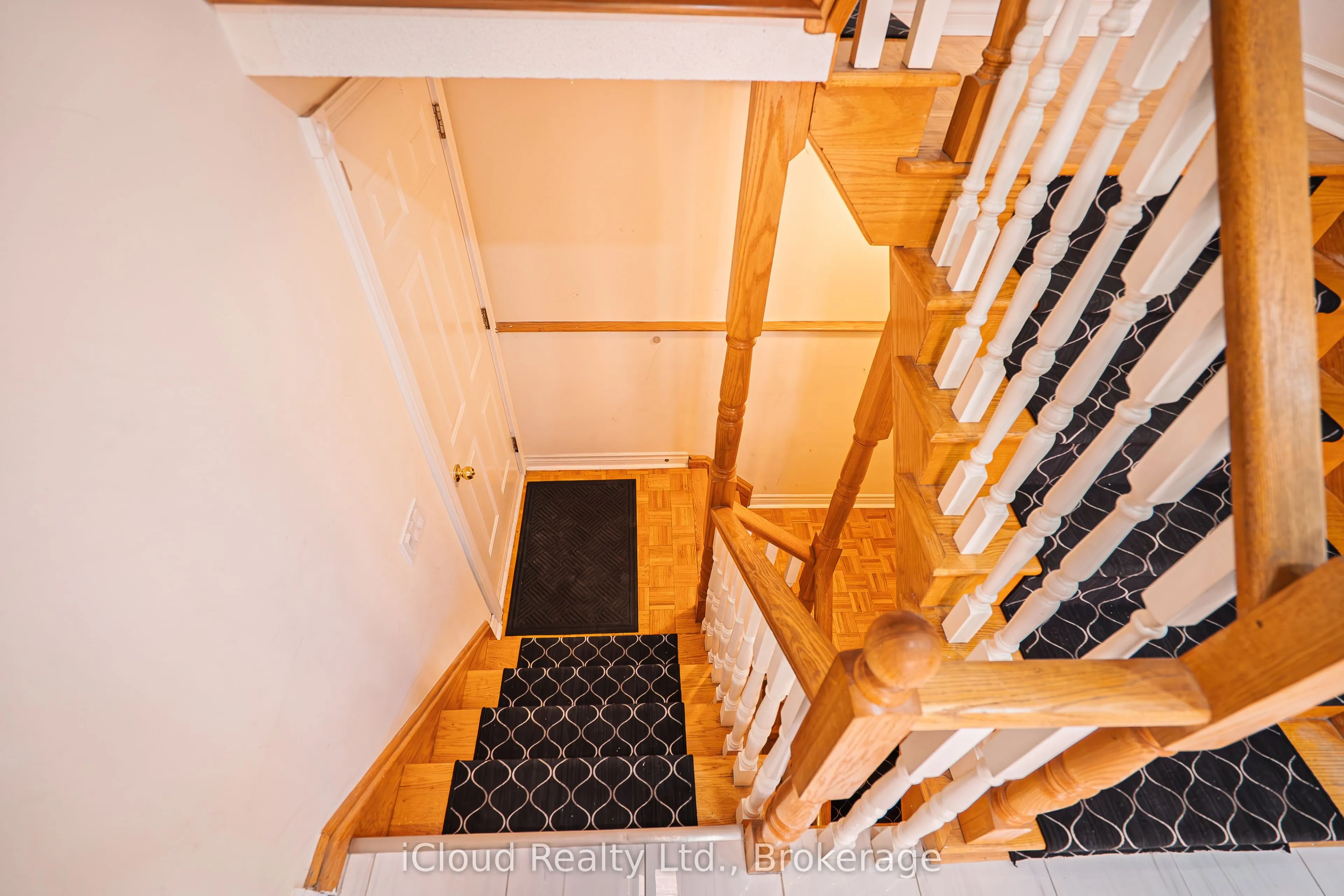 80 Venice Crescent W