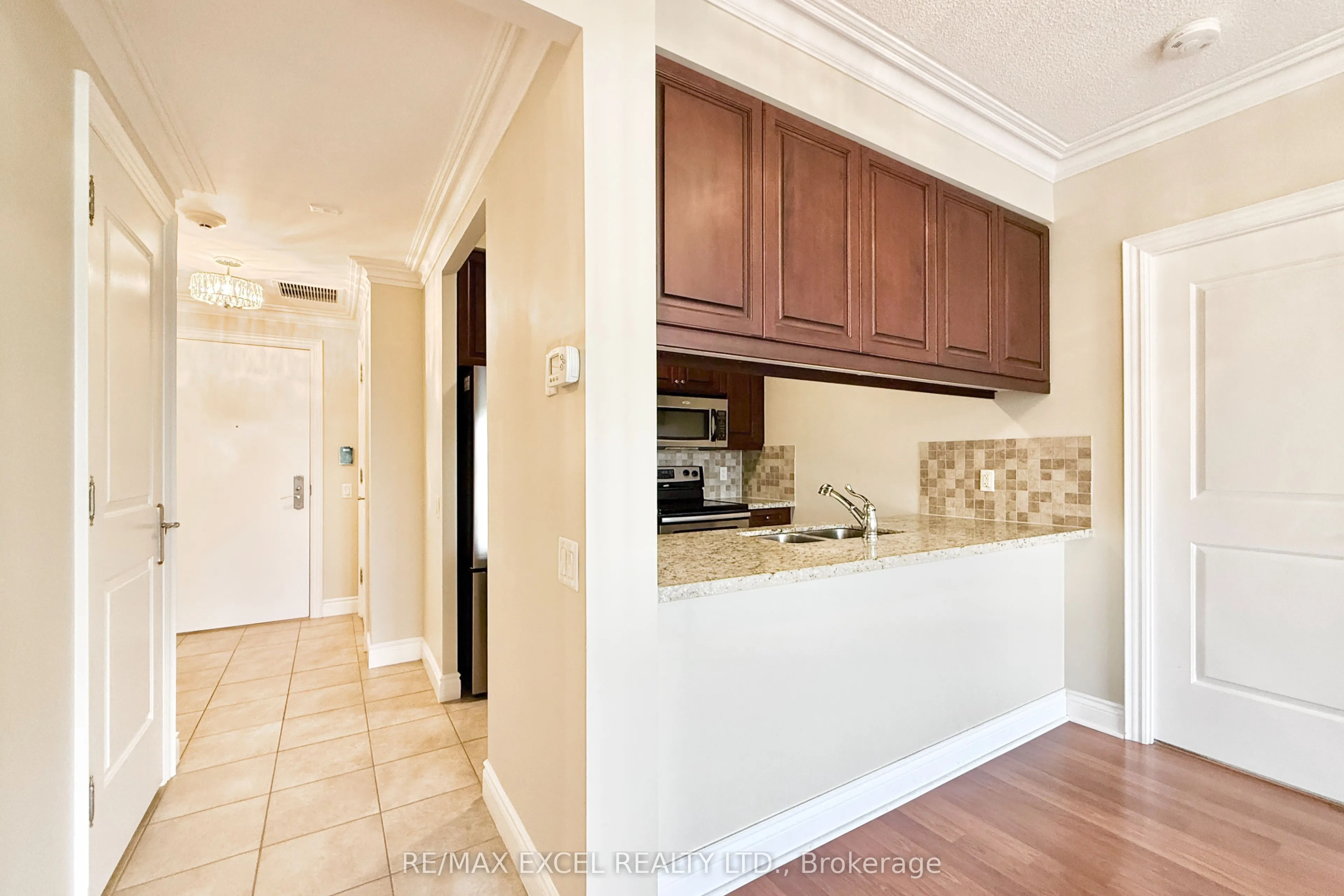 10101 Yonge Street N, #408