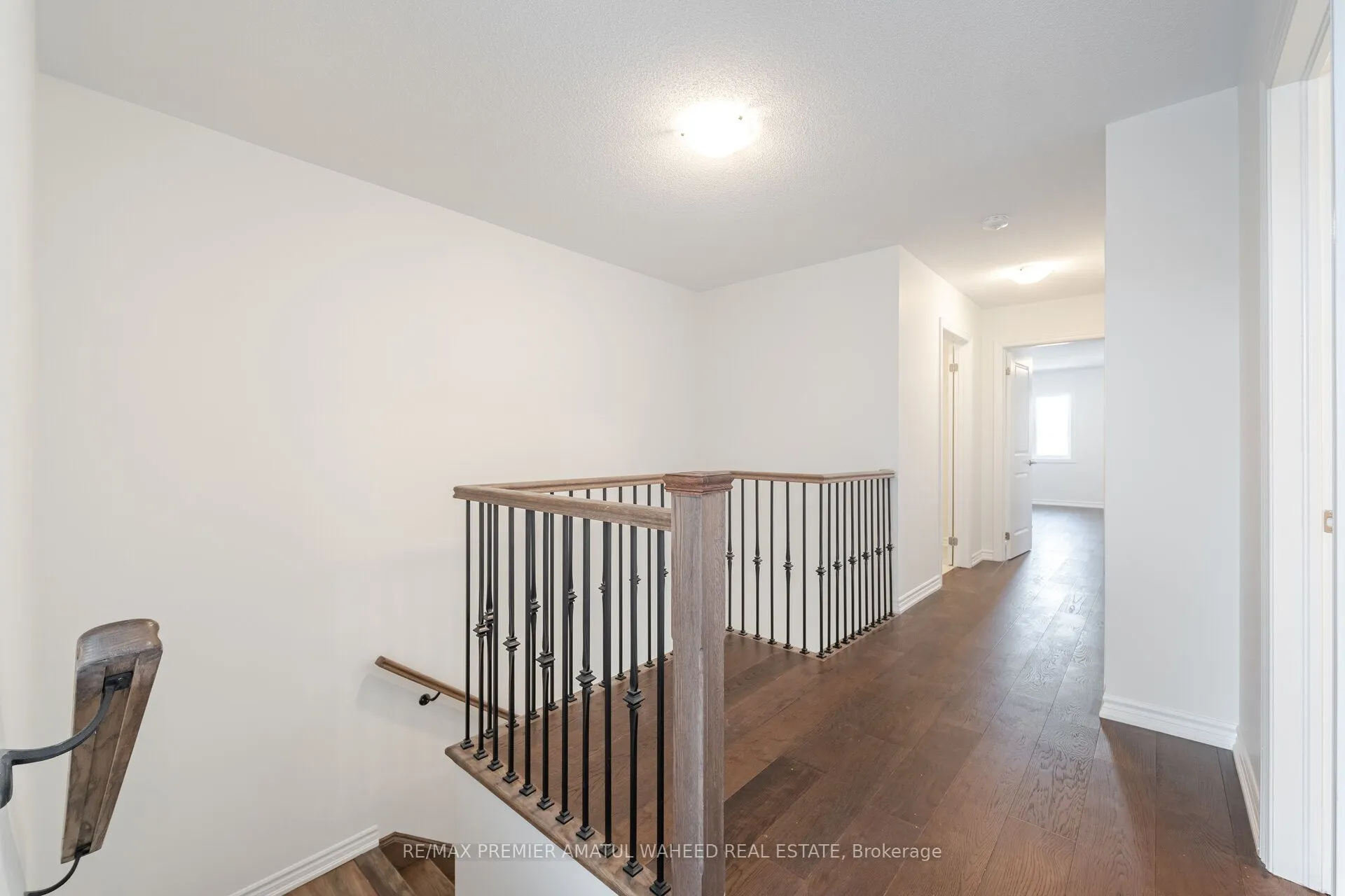 17 Ferragine Crescent