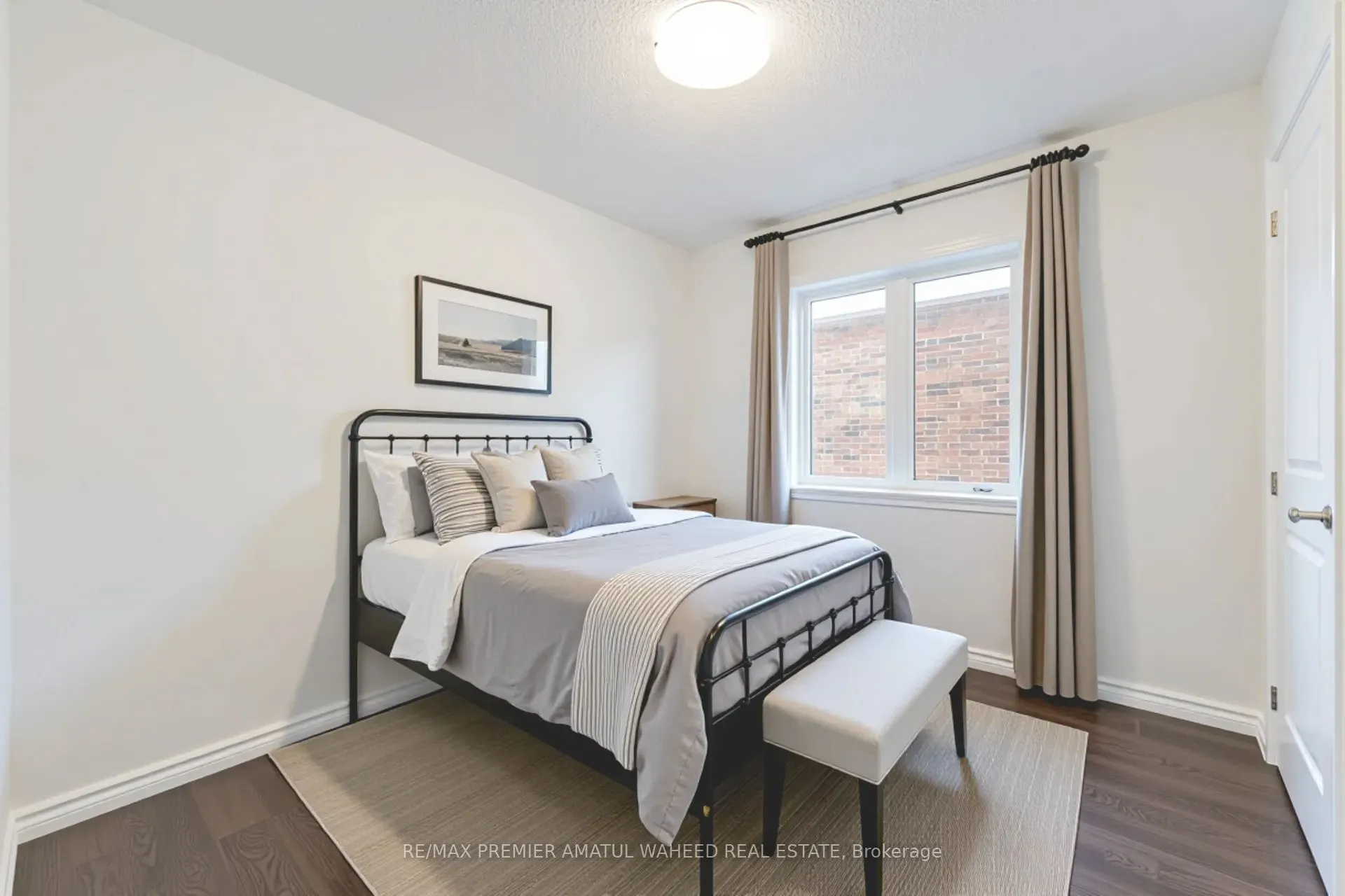 17 Ferragine Crescent