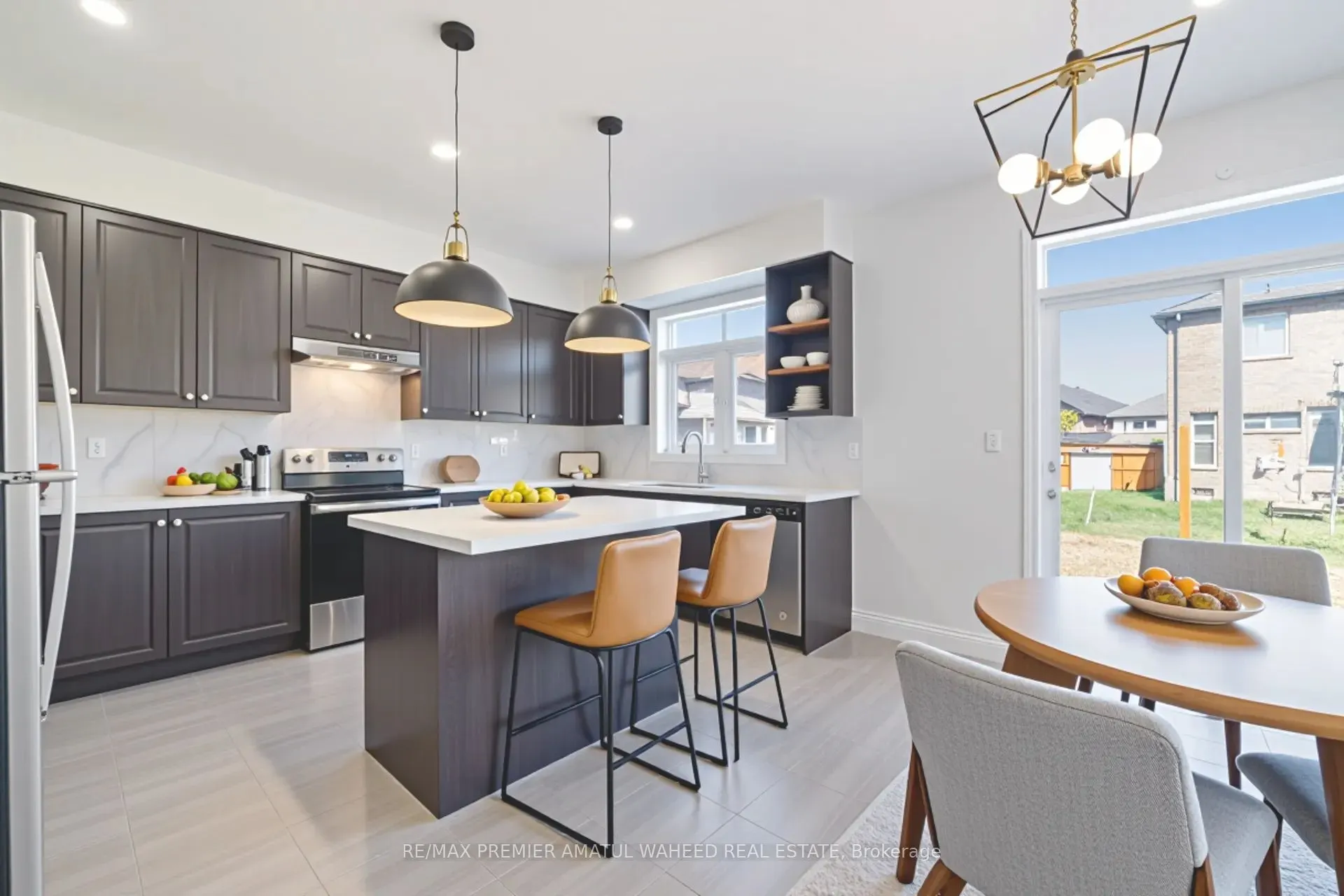 17 Ferragine Crescent