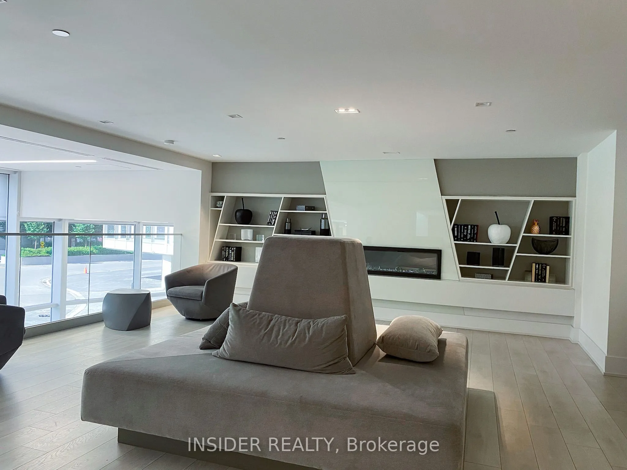 2908 Highway 7 Avenue W, #306