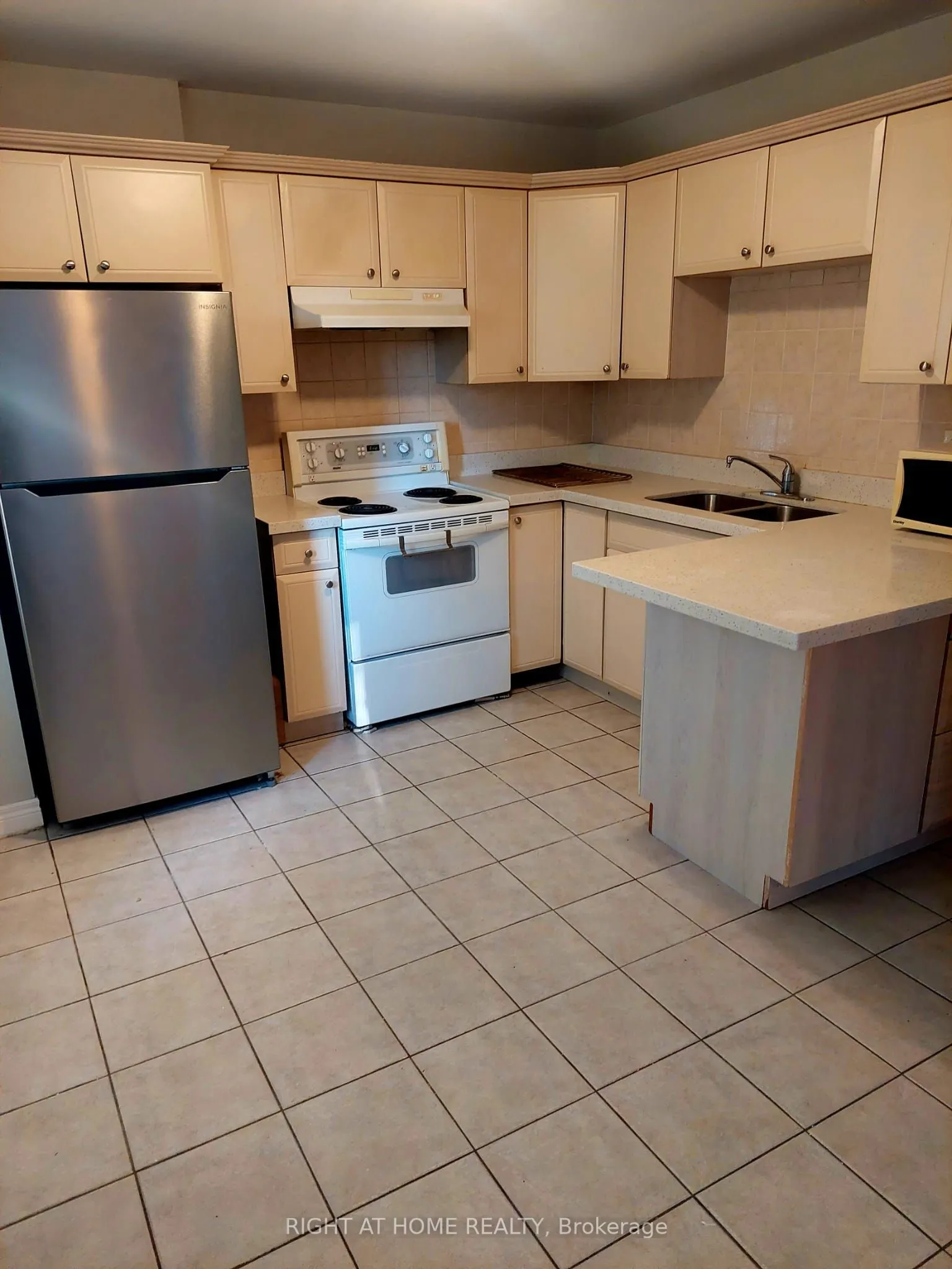 110 weldrick Road W