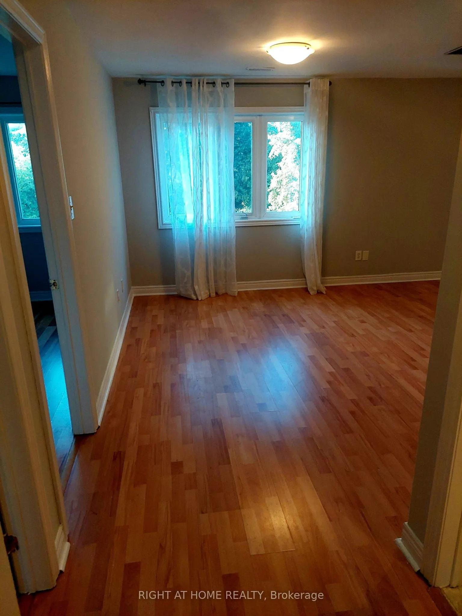 110 weldrick Road W