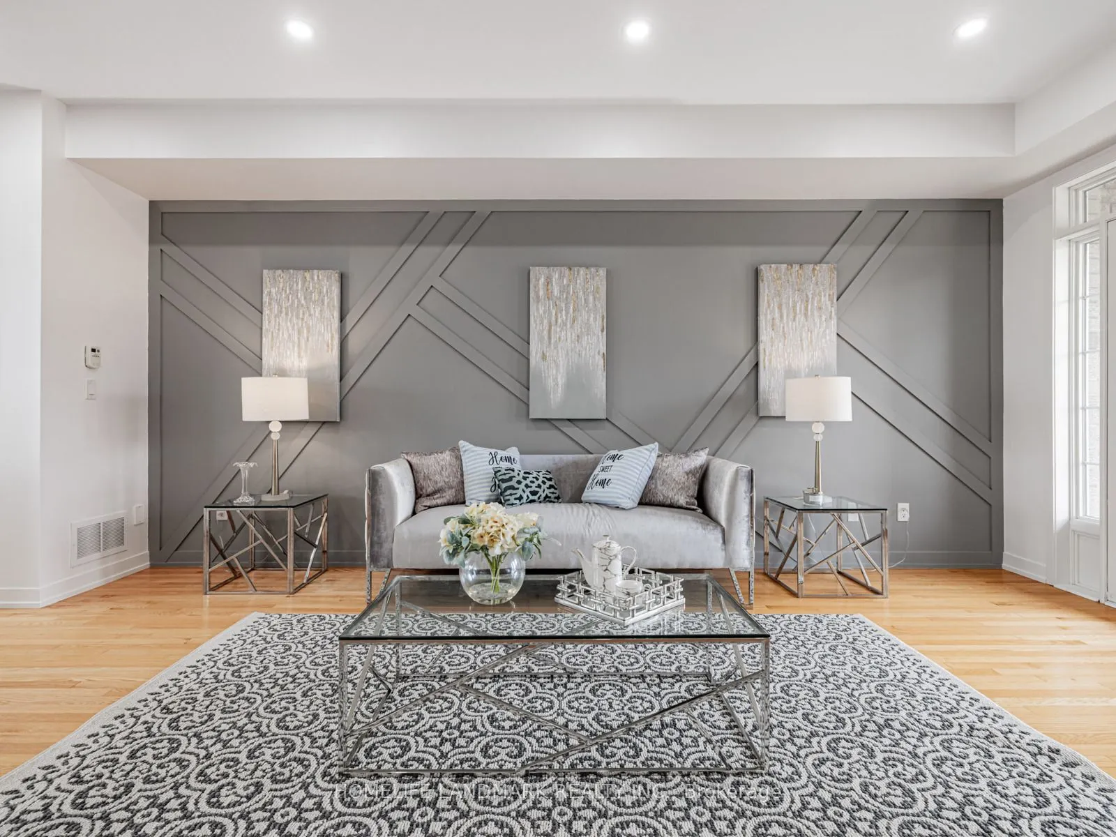 10606 Bathurst Street