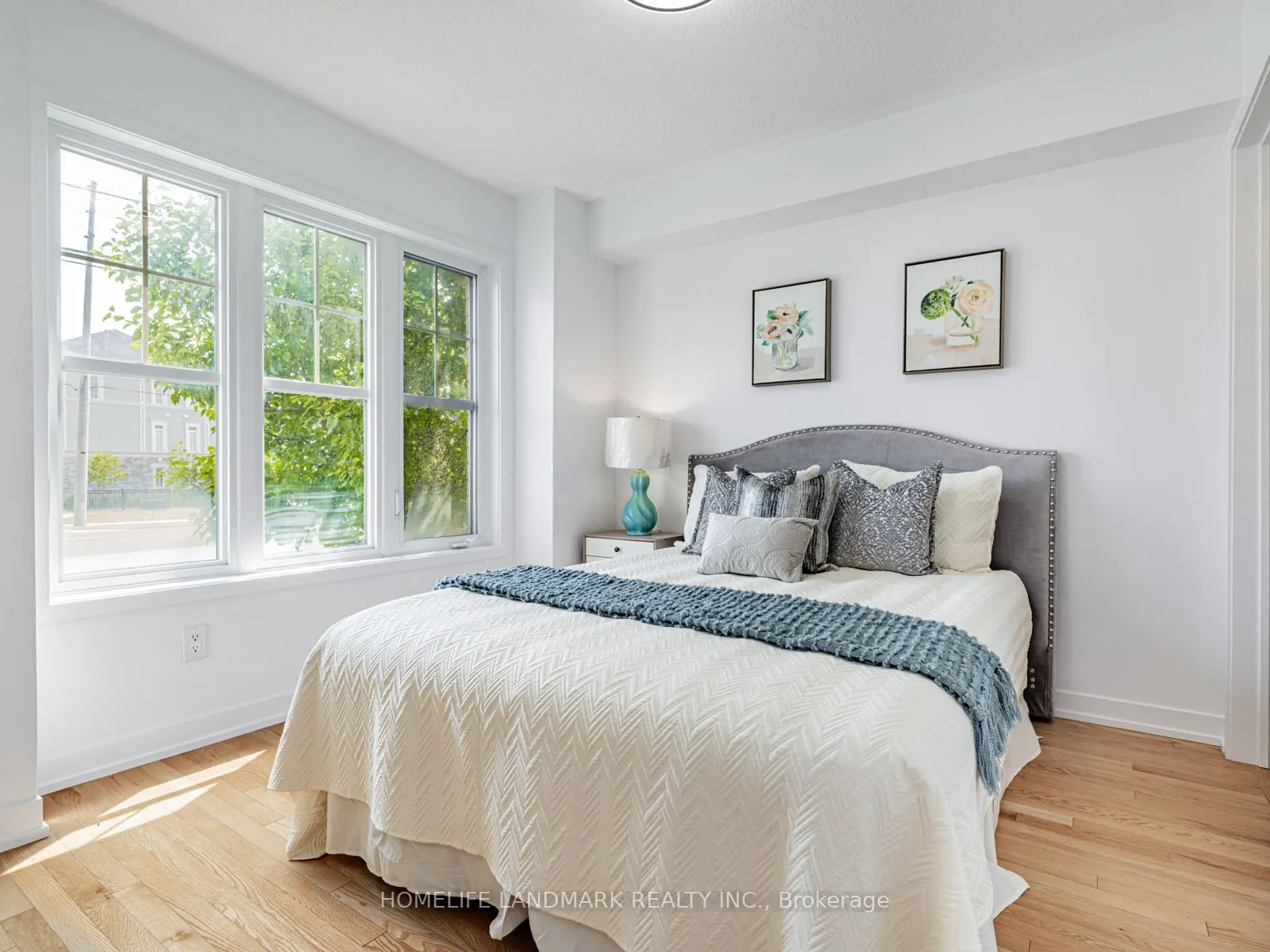 10606 Bathurst Street