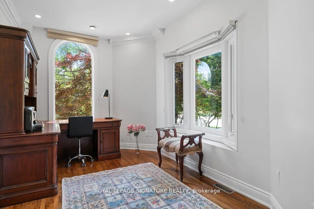 95 Shaftsbury Avenue