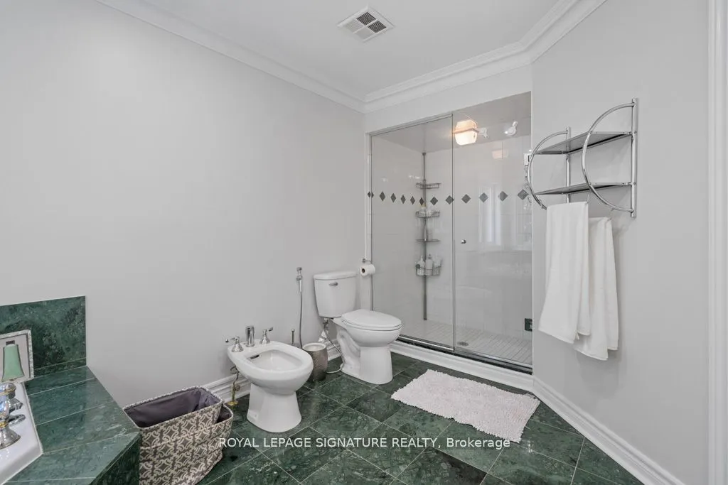 95 Shaftsbury Avenue
