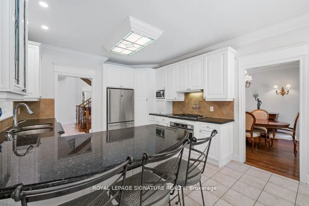 95 Shaftsbury Avenue