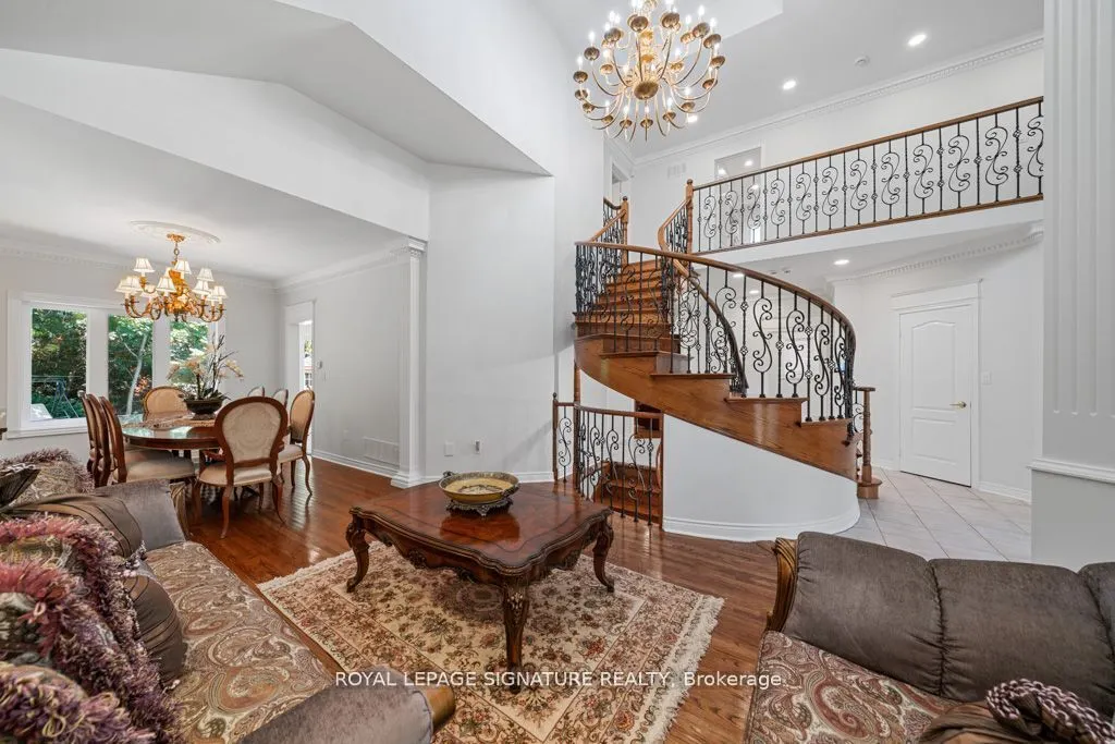 95 Shaftsbury Avenue