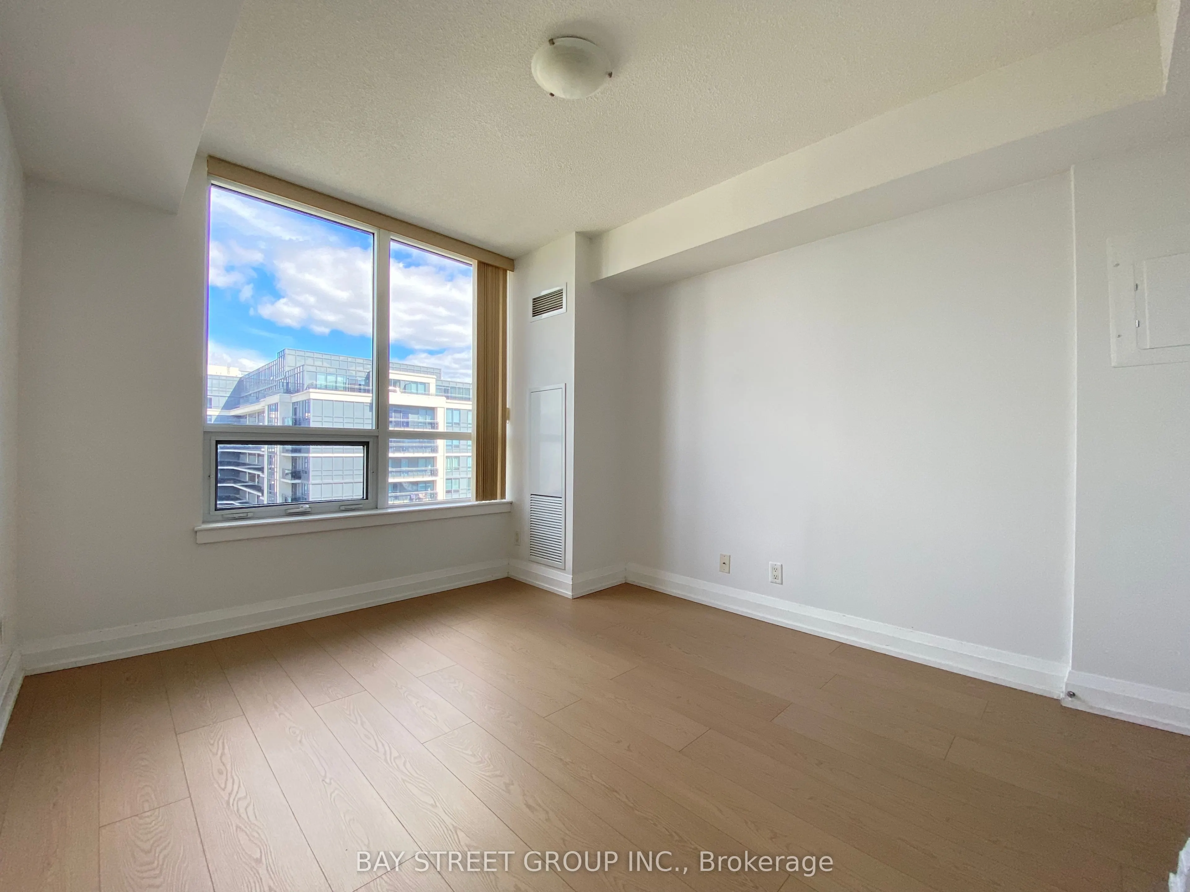 370 Highway 7 E, #925