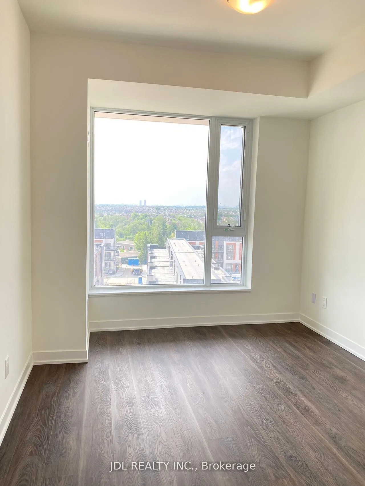2 David Eyer Road N, #831