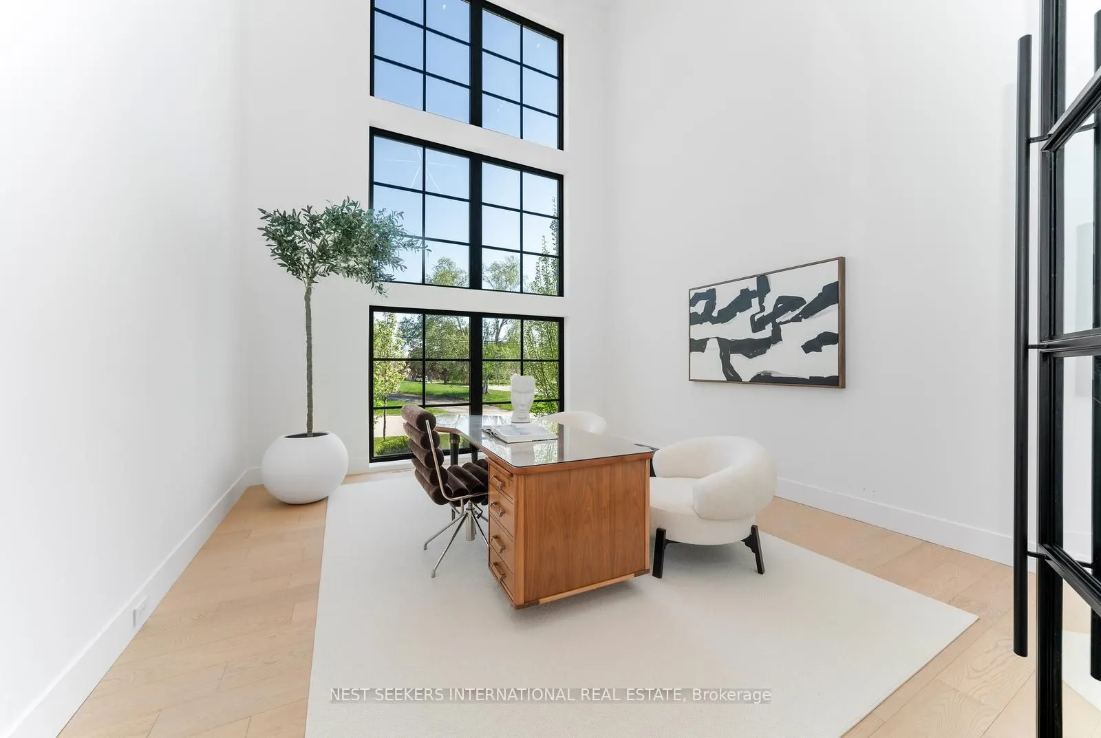 6 Forestave Crescent