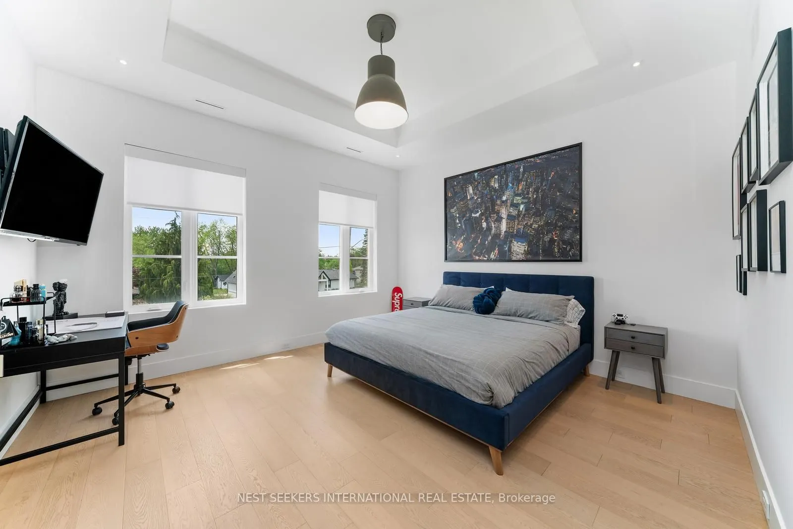 6 Forestave Crescent