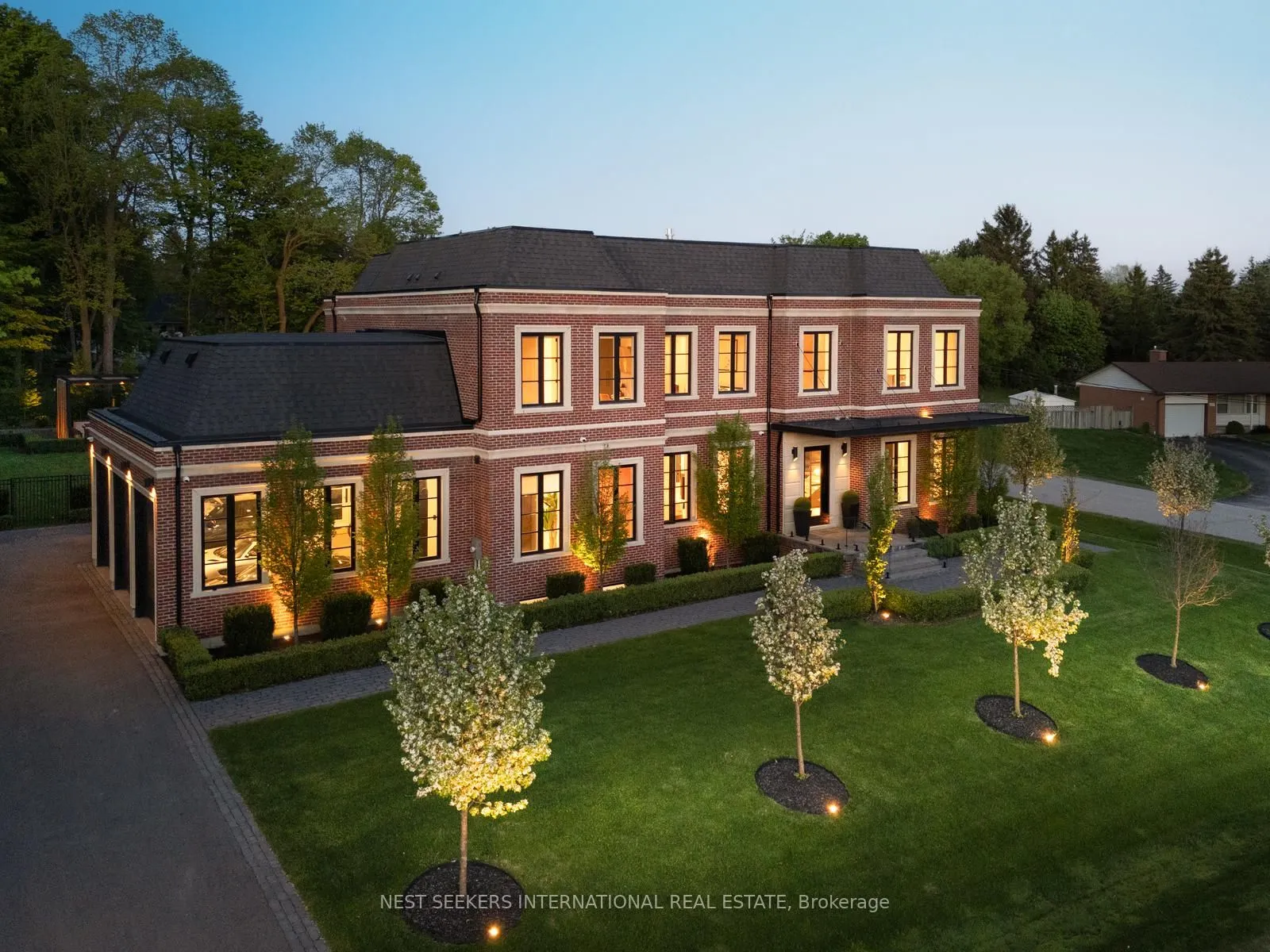 6 Forestave Crescent