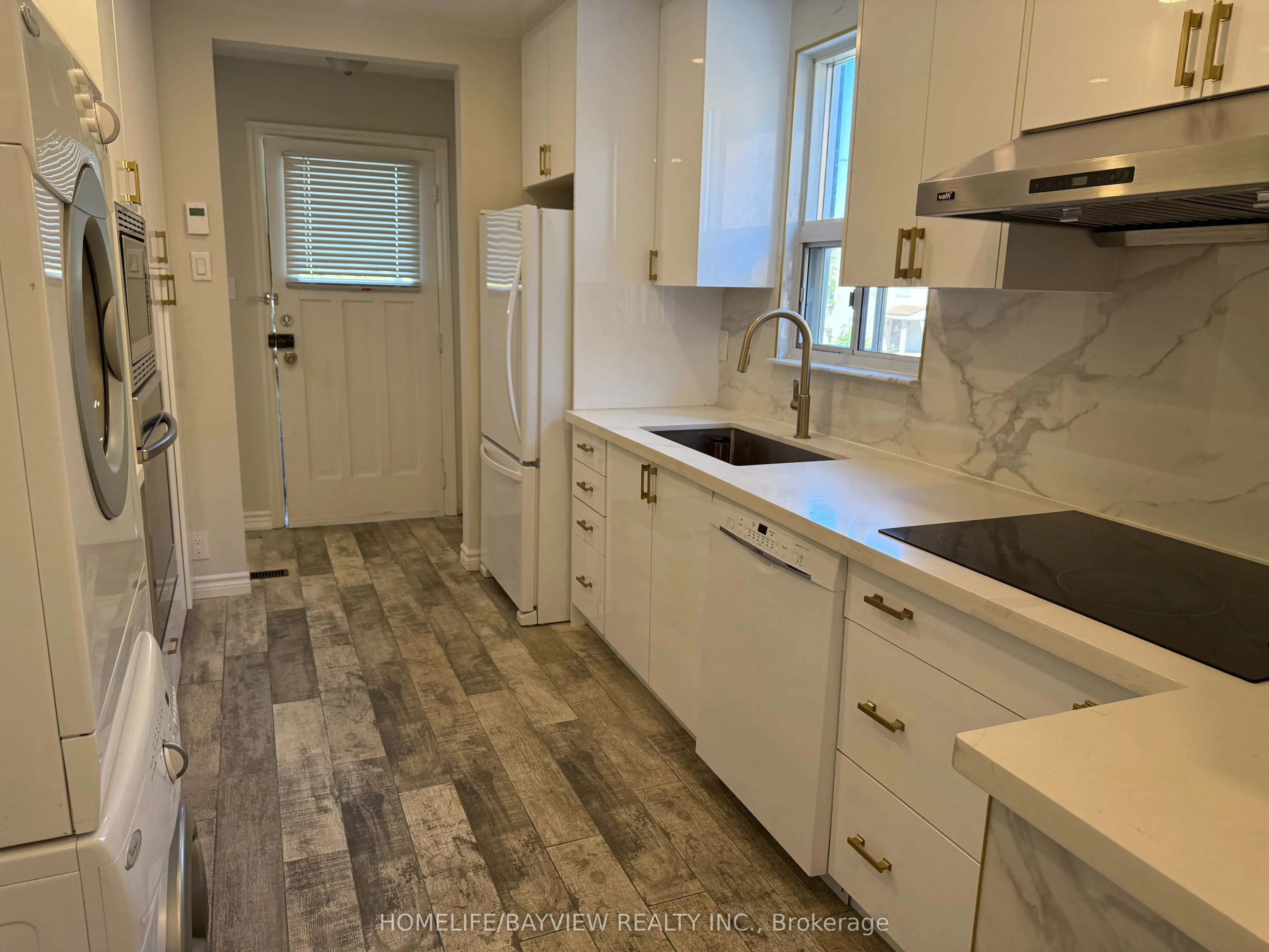 69 Woodward Avenue, #Main