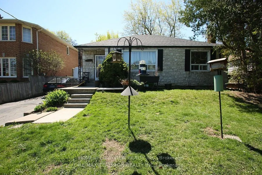 69 Woodward Avenue, #Main & 2nd