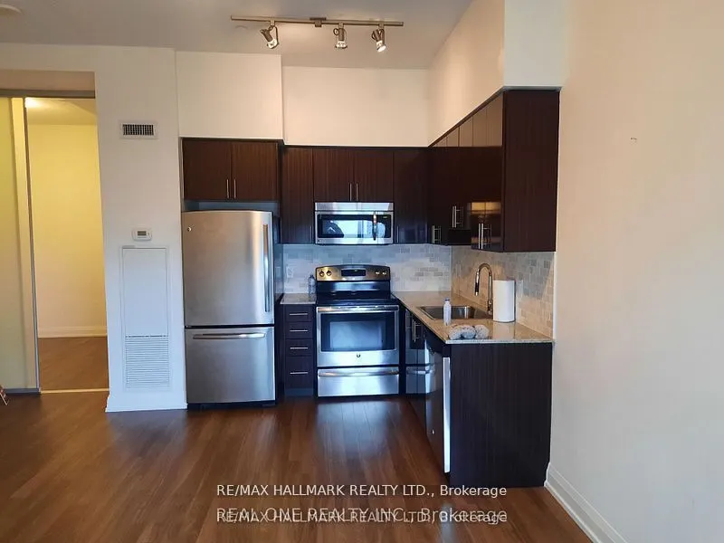7161 Yonge Street, #817