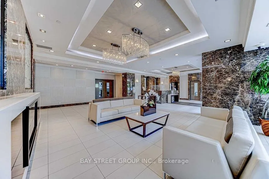 370 Highway 7 E, #925