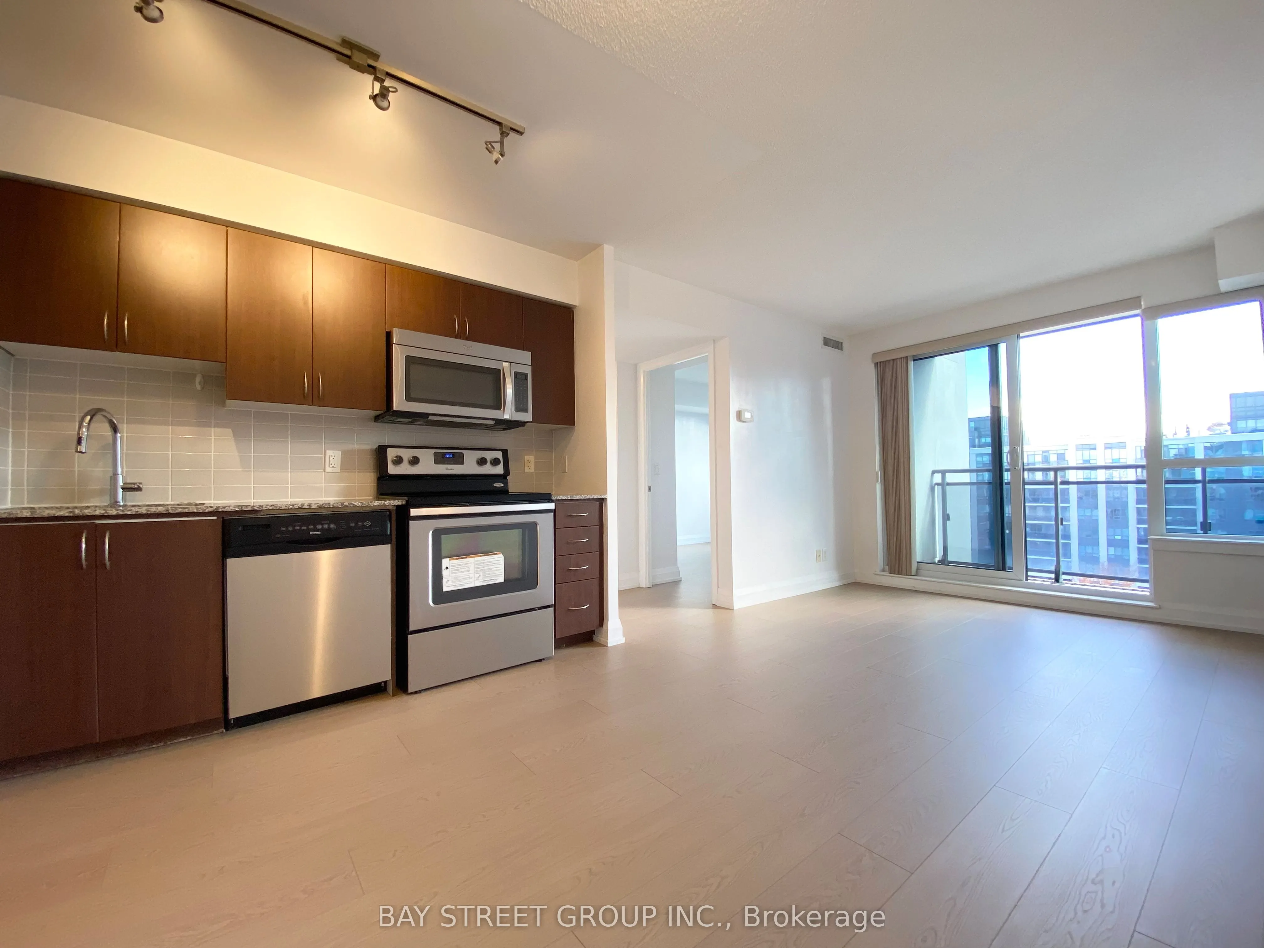 370 Highway 7 E, #925