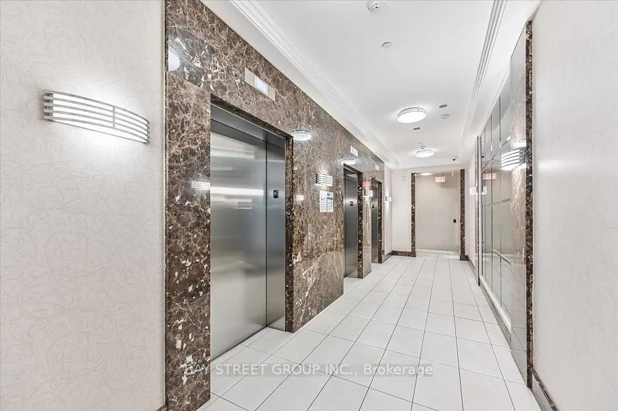 370 Highway 7 E, #925