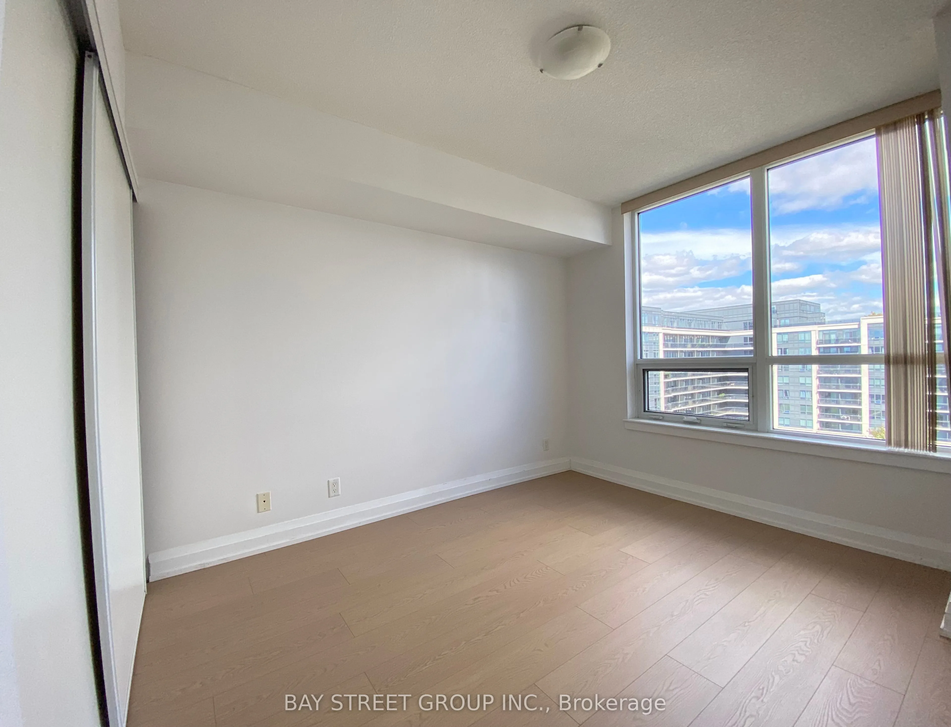 370 Highway 7 E, #925