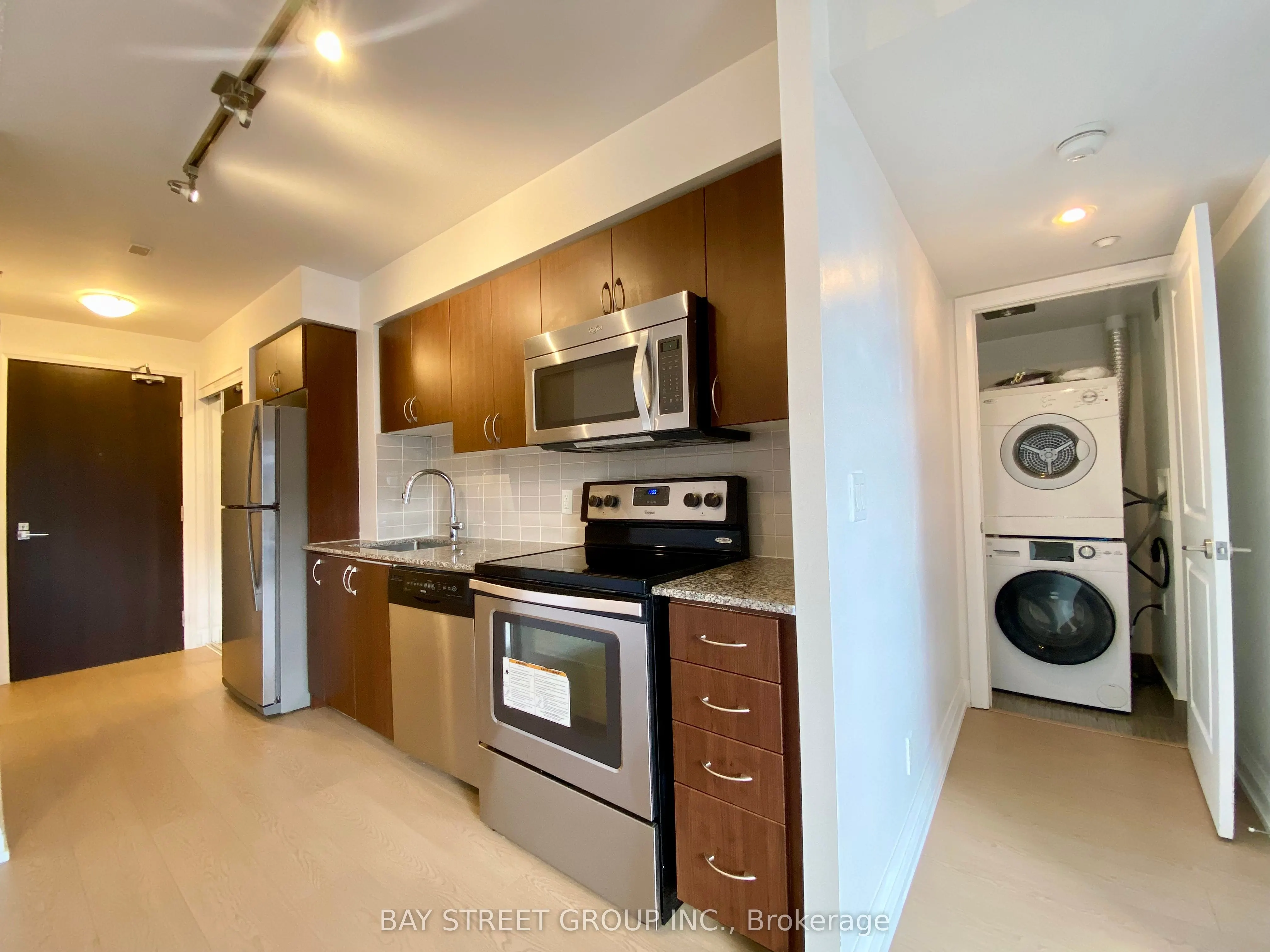 370 Highway 7 E, #925