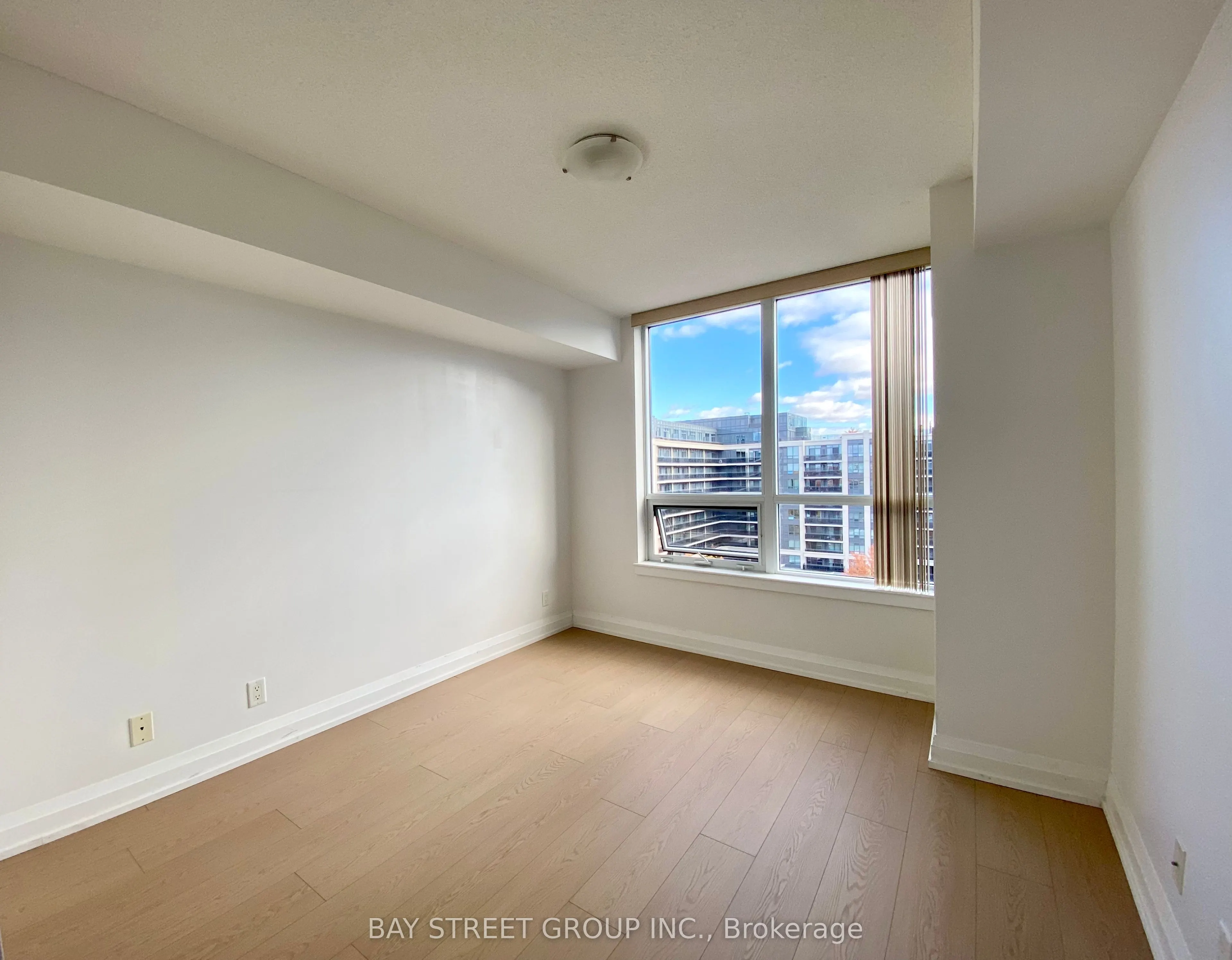 370 Highway 7 E, #925