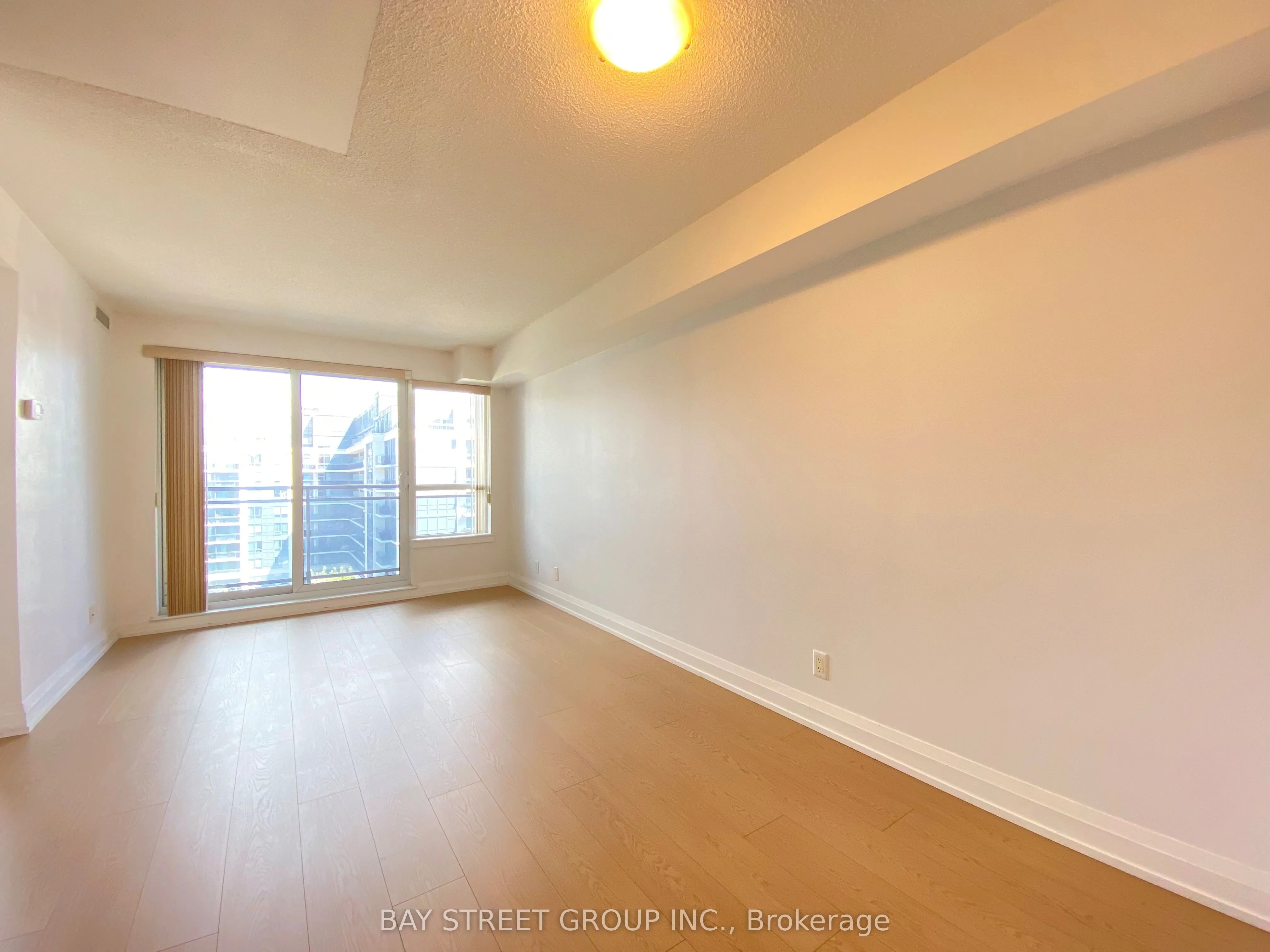 370 Highway 7 E, #925