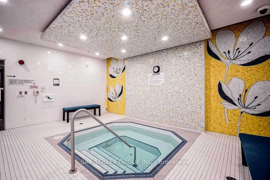 370 Highway 7 E, #925