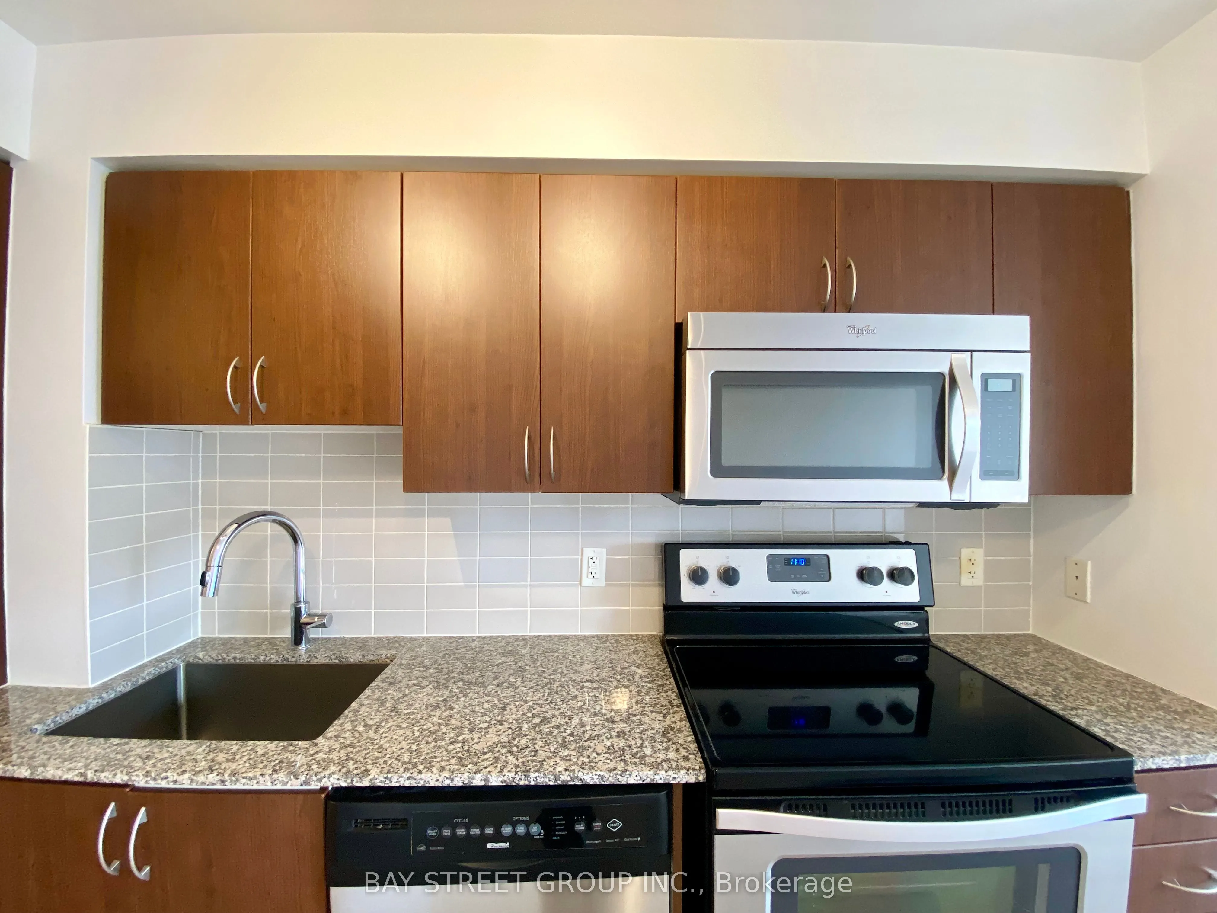 370 Highway 7 E, #925
