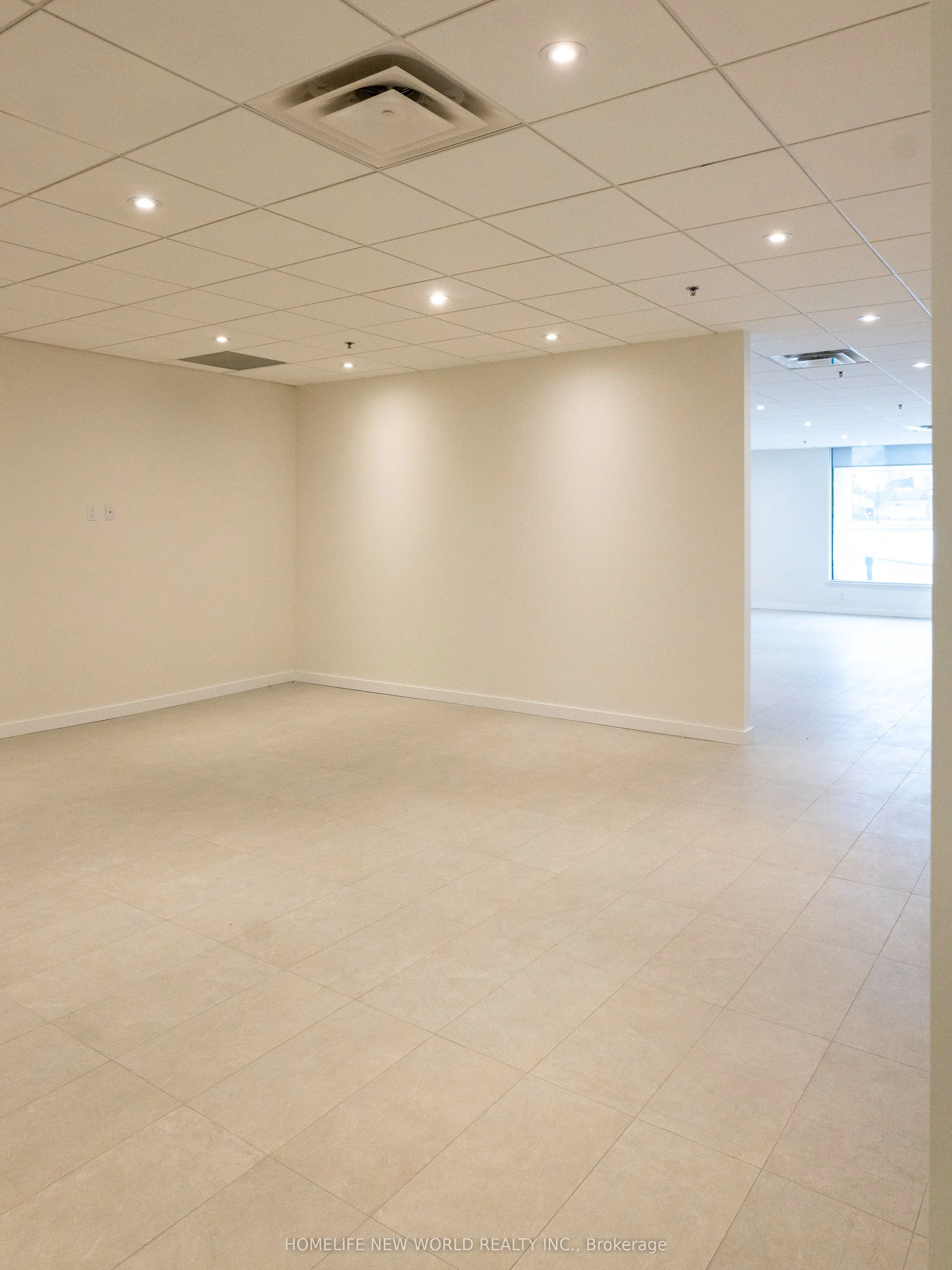 8901 Woodbine Avenue, #118
