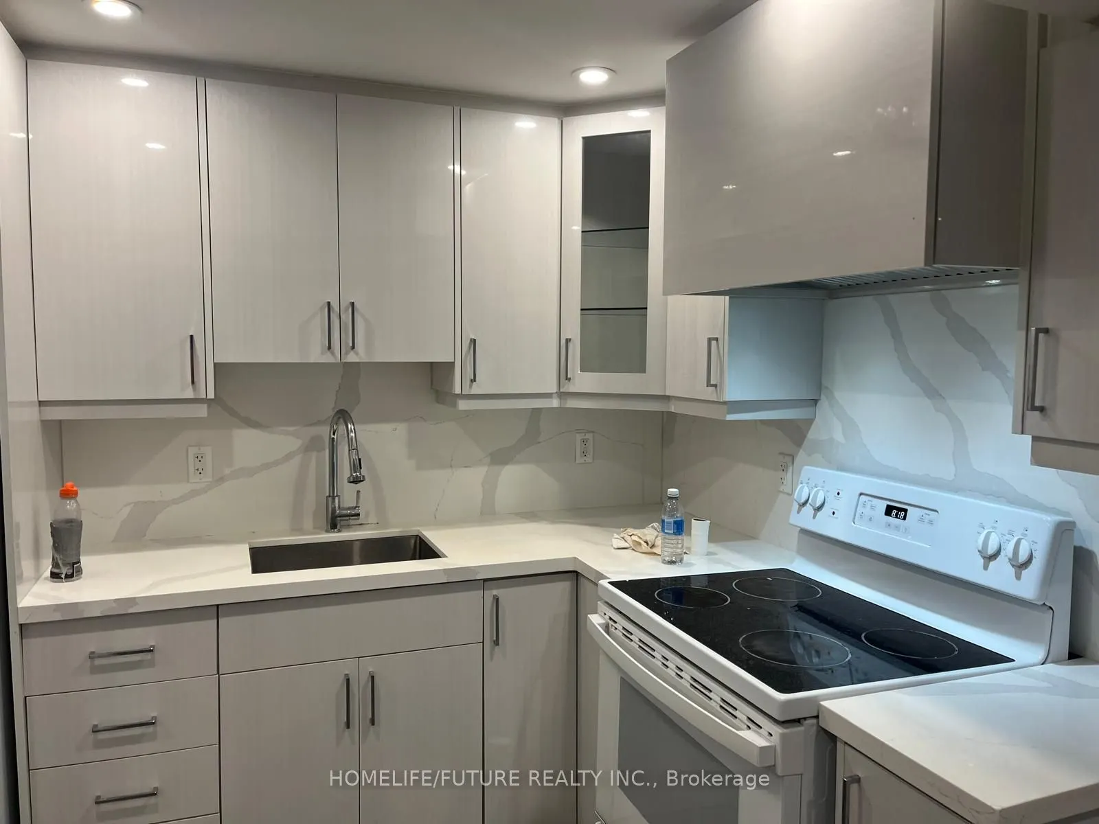 308 Cornell Centre Boulevard, #Main & 2nd