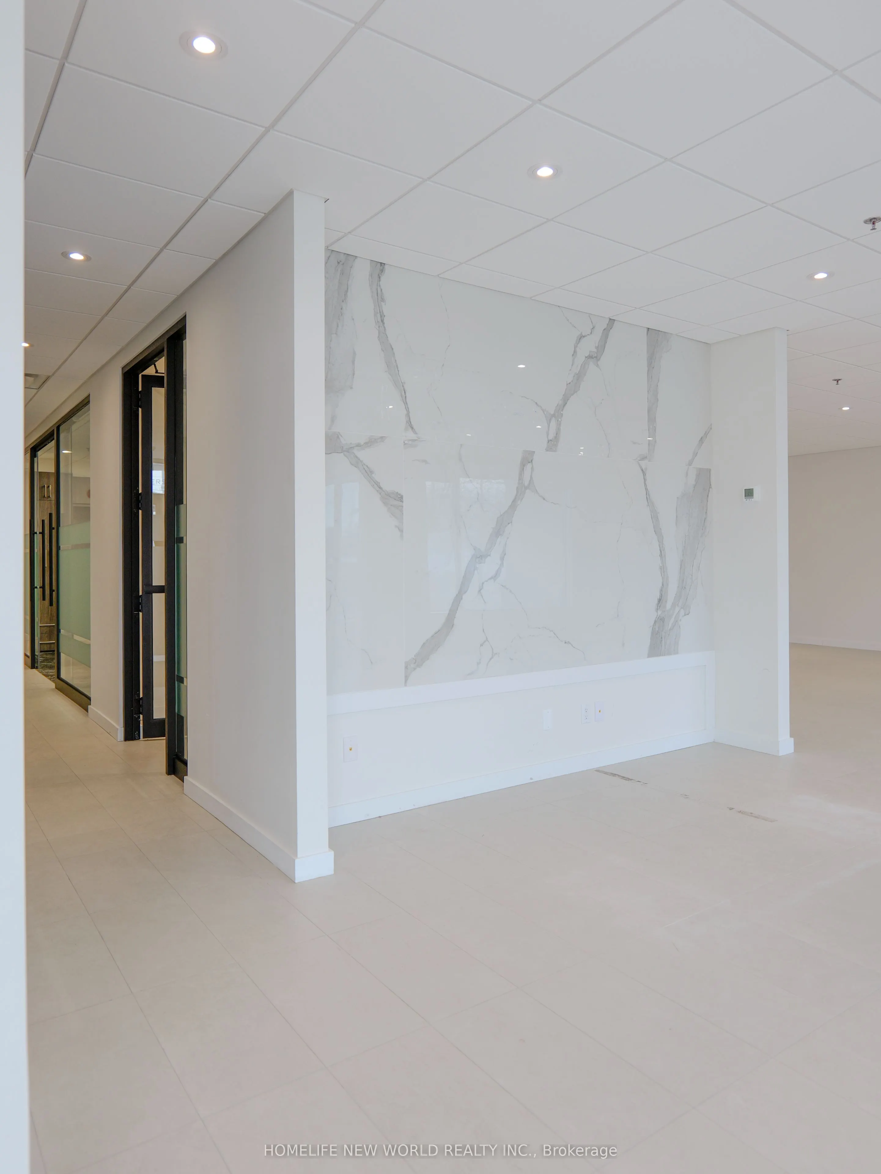 8901 Woodbine Avenue, #118