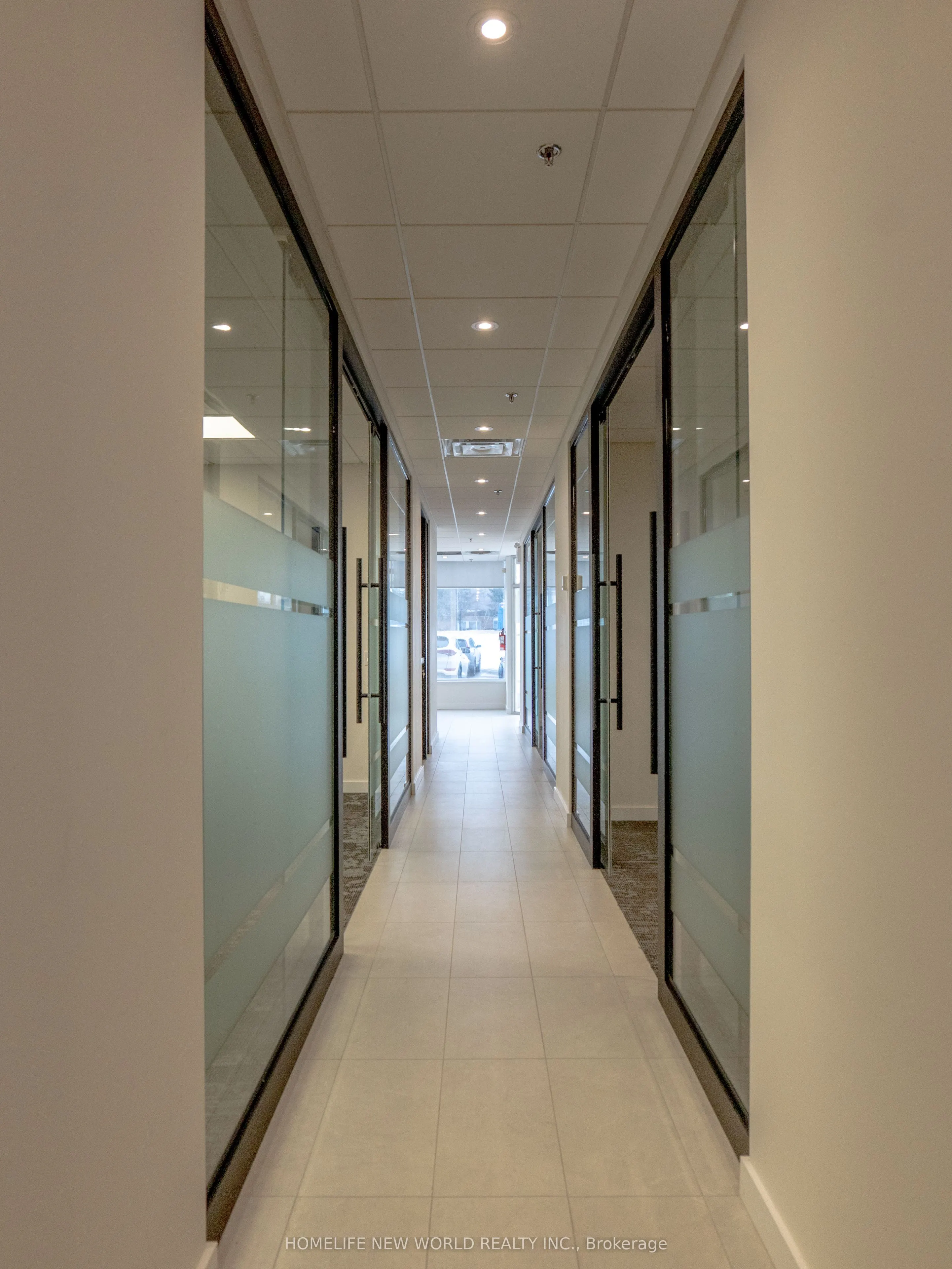 8901 Woodbine Avenue, #118