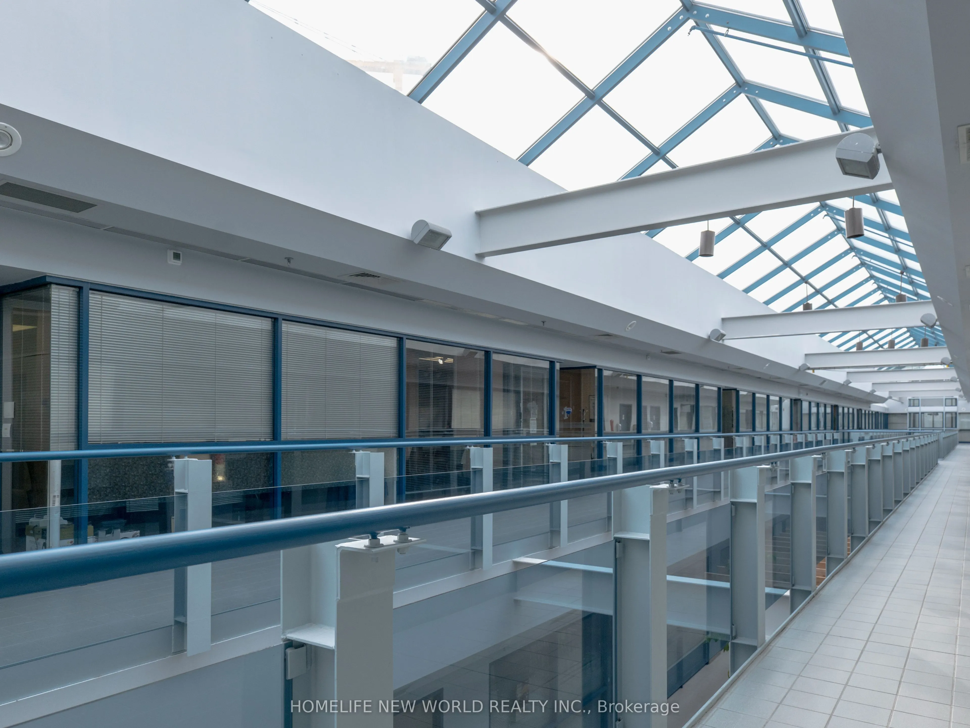 8901 Woodbine Avenue, #118