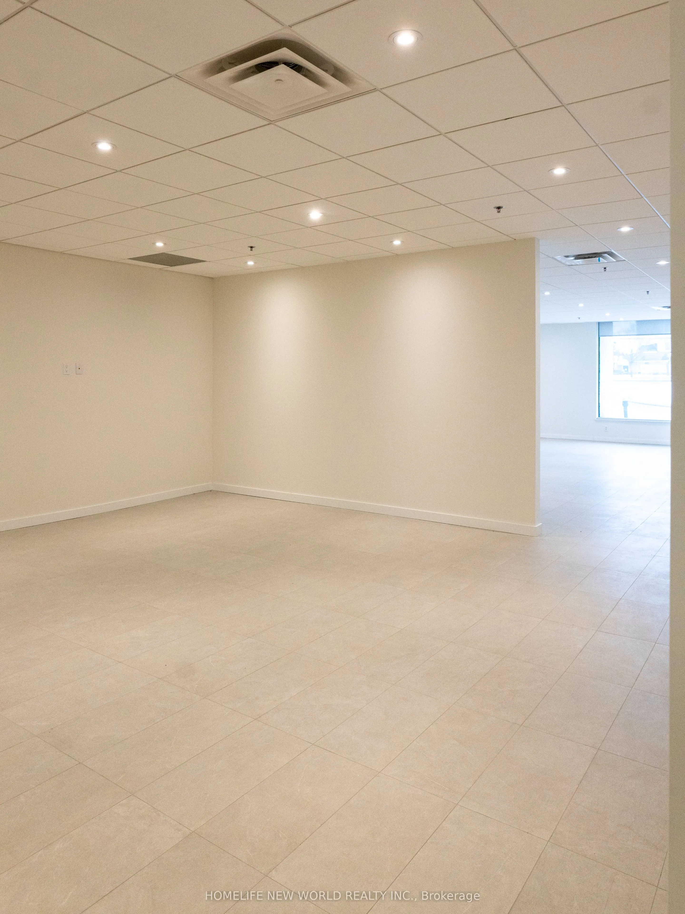 8901 Woodbine Avenue, #118