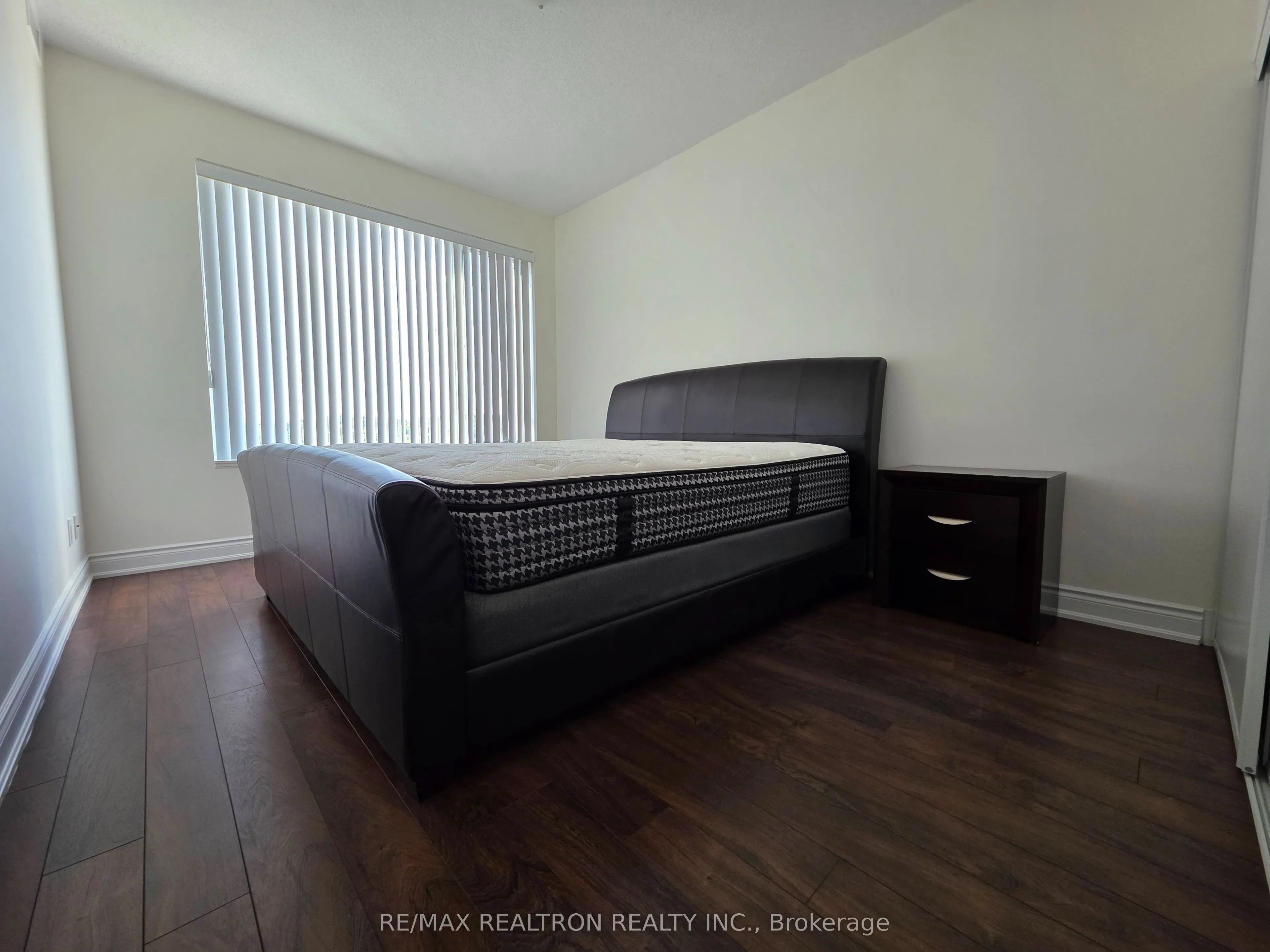 325 South Park Road, #712